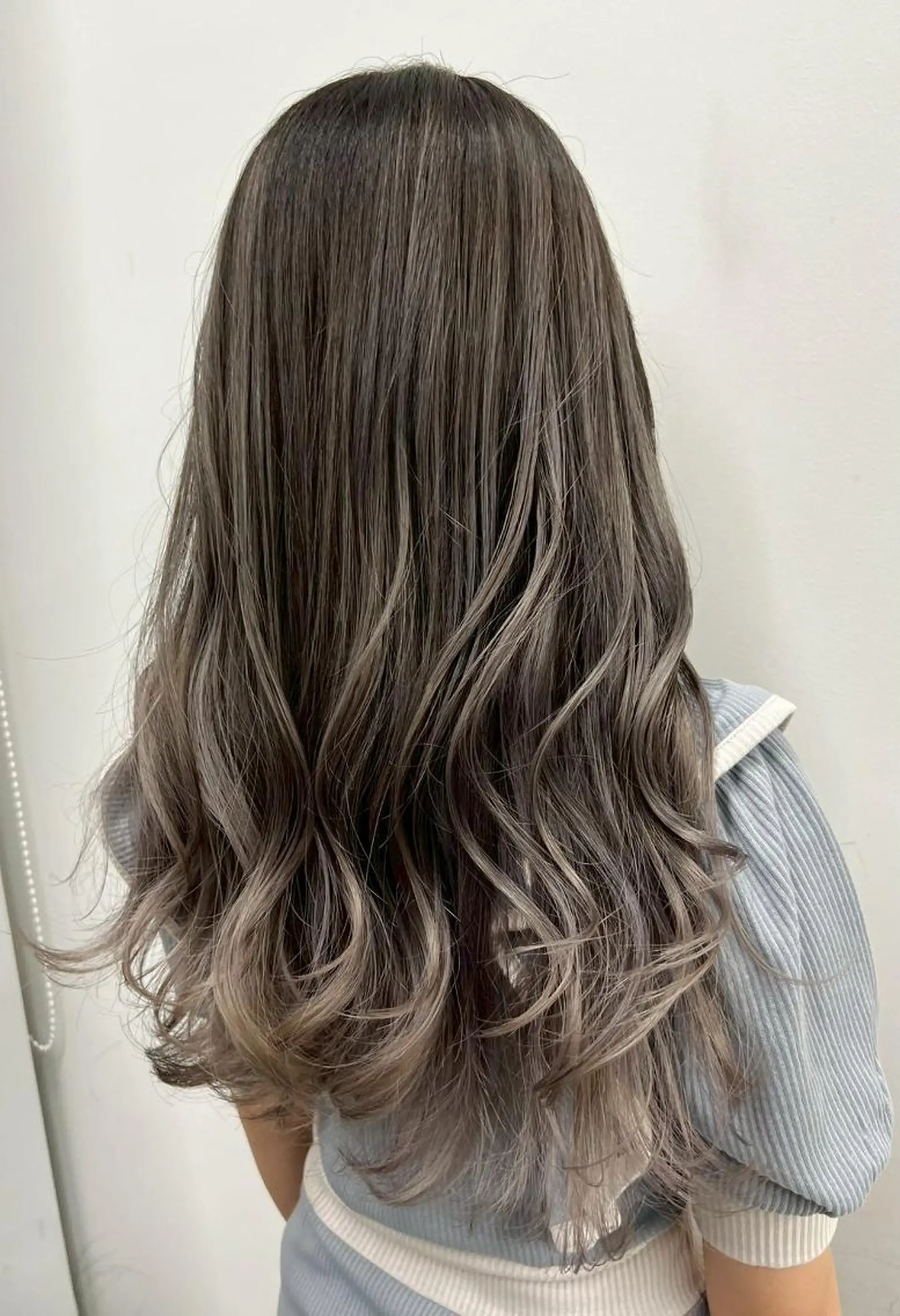 ロング アッシュ ハイライト 髪質改善 【公式】amble luxe池袋東口🩷のヘアスタイル