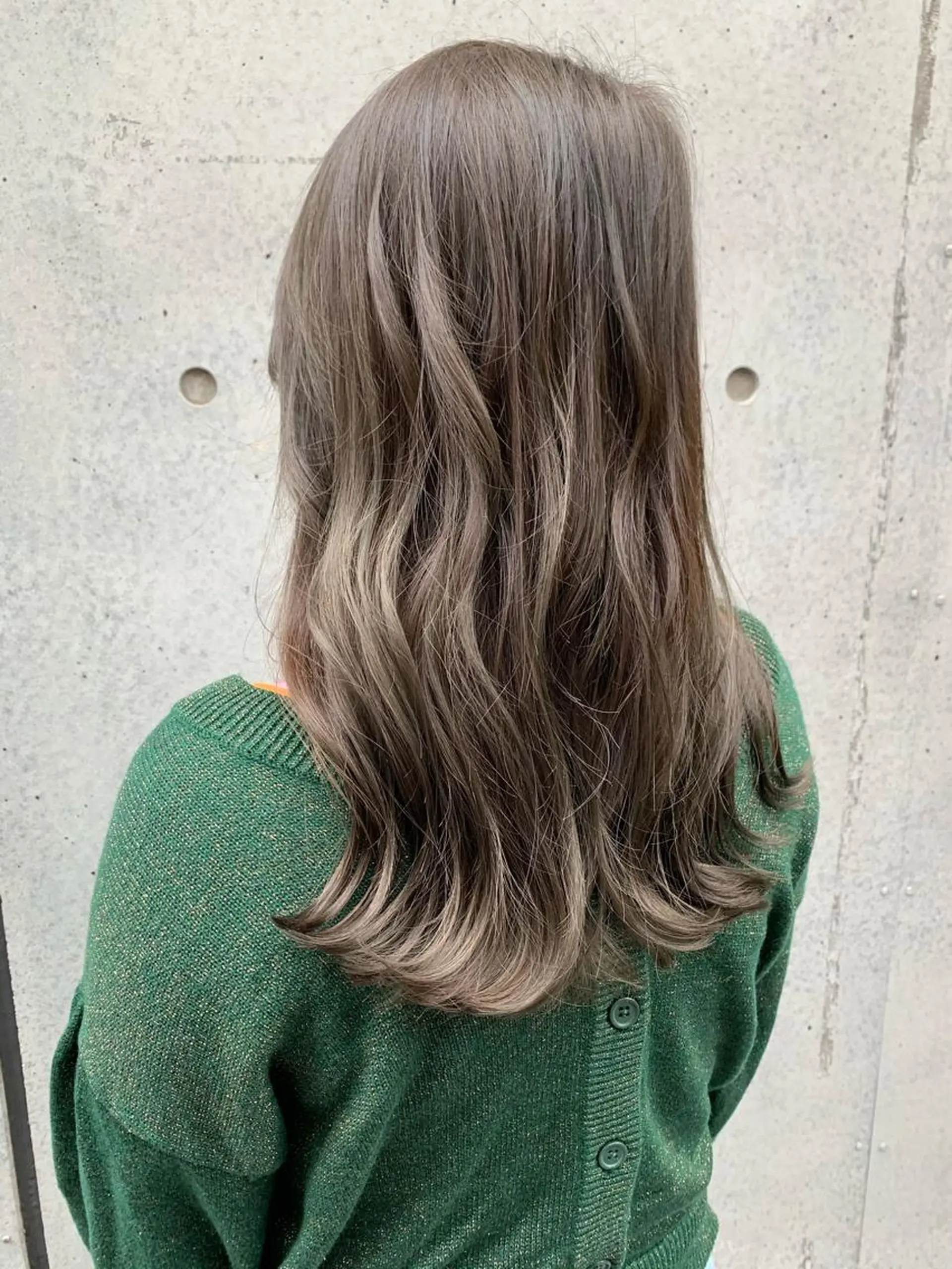 セミロング カラー カット ヘアカラー トリートメント 平 ちひろのヘアスタイル
