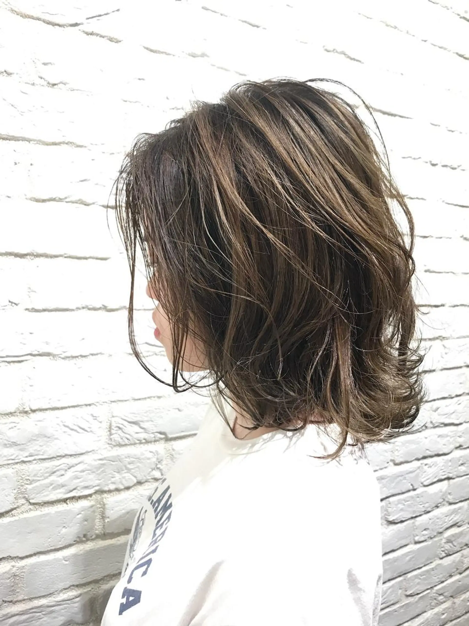 ミディアム カラー Neale. yumiのヘアスタイル