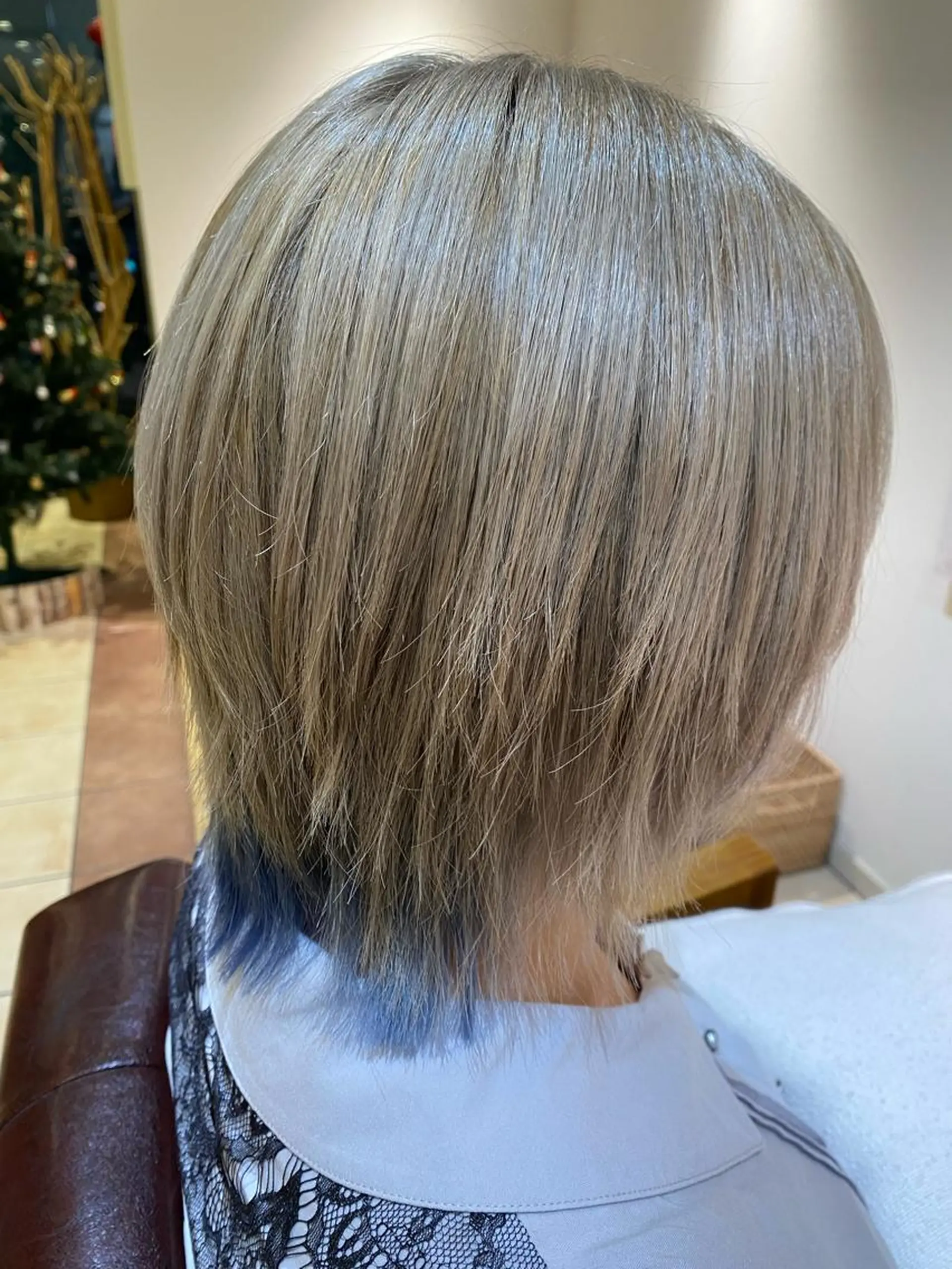 ミディアム カット ヘアカラー トリートメント 斎藤 彩香のヘアスタイル