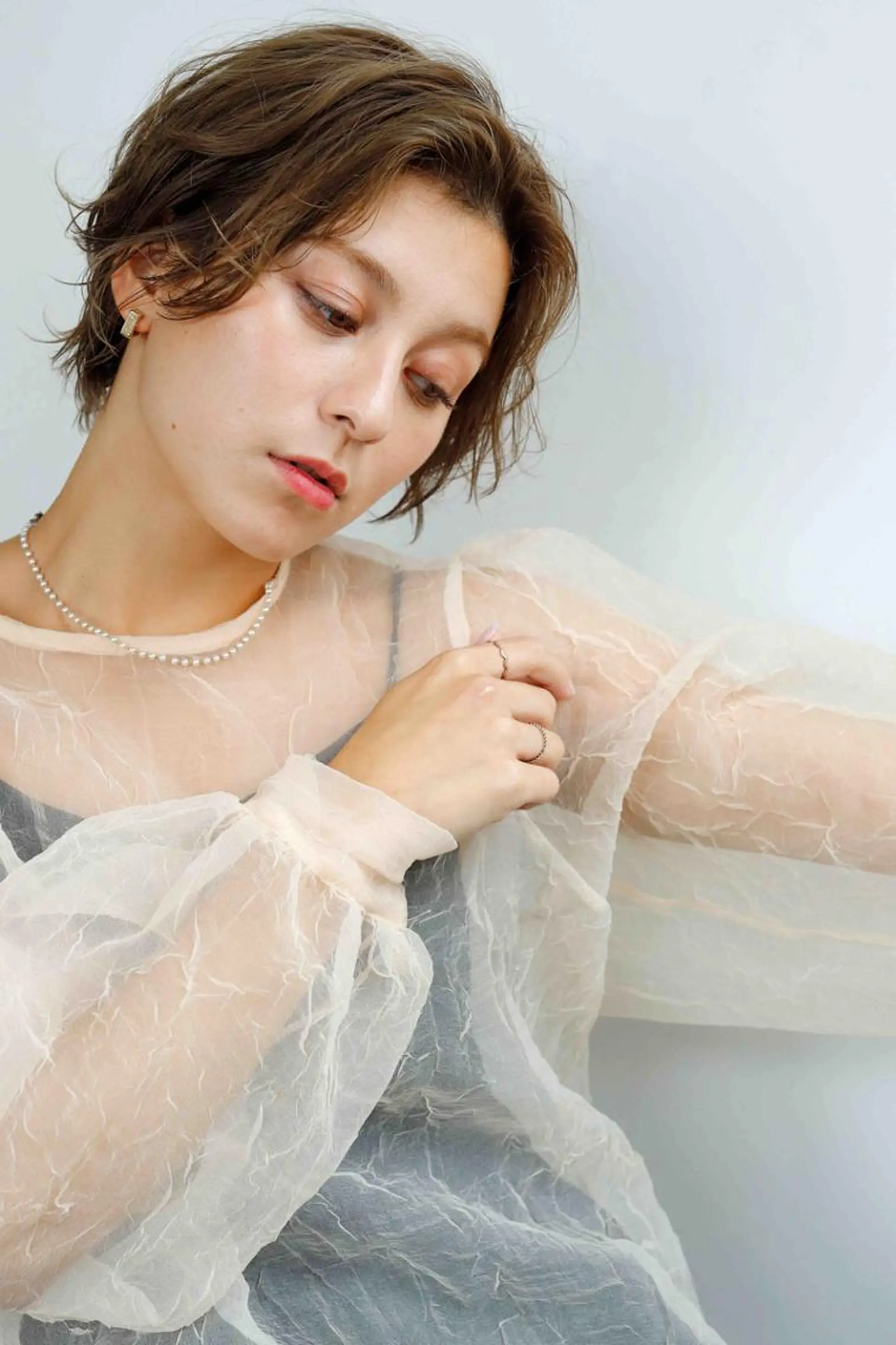 ショート カラー パーマ アディクシーカラー ベージュカラー ケアカラー 透明感カラー イヤリングカラー カット トリートメント ヘアケア特化型サロン newi 梅田のヘアスタイル