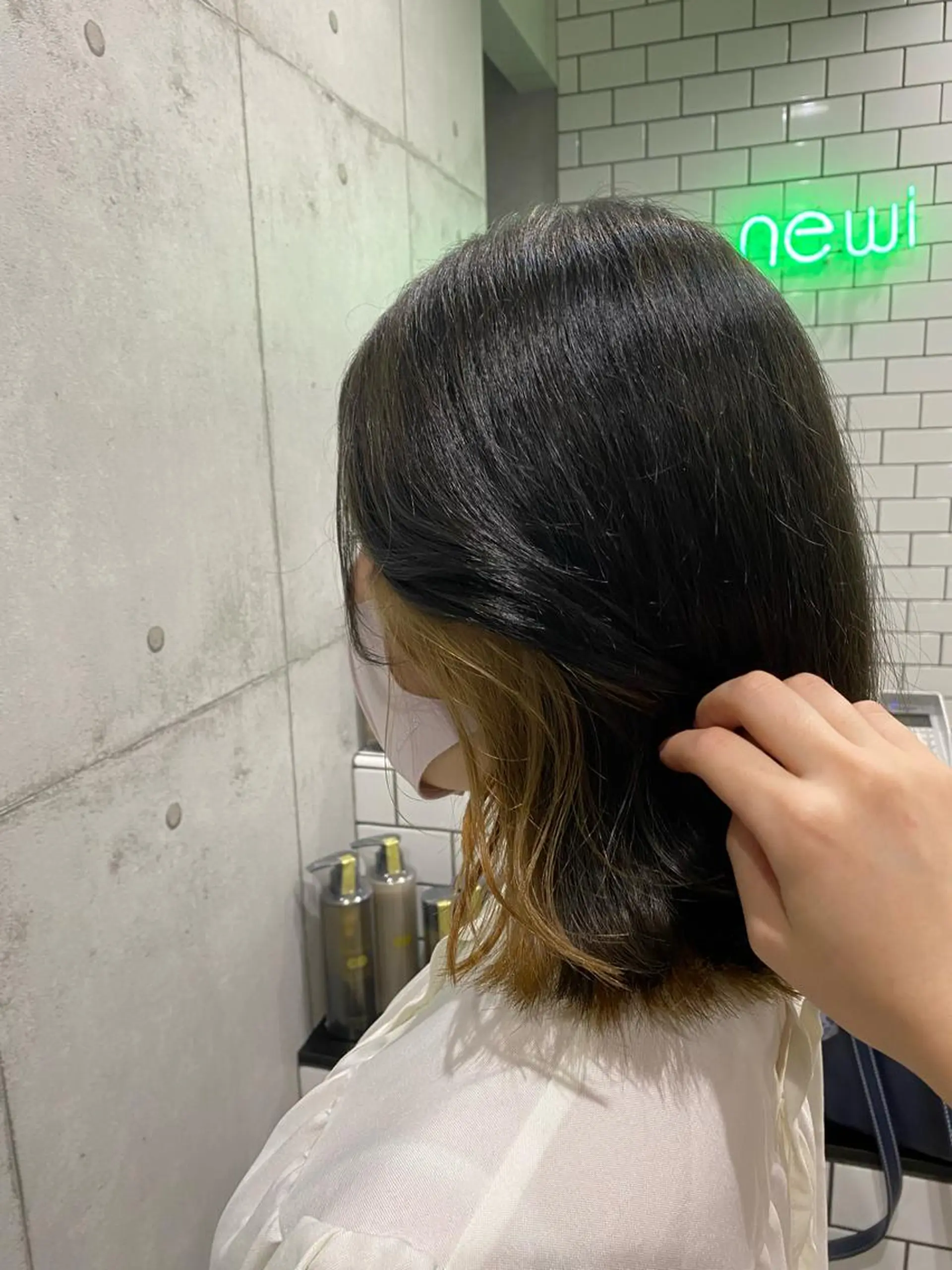 ミディアム カラー newi赤羽 HINATAのヘアスタイル
