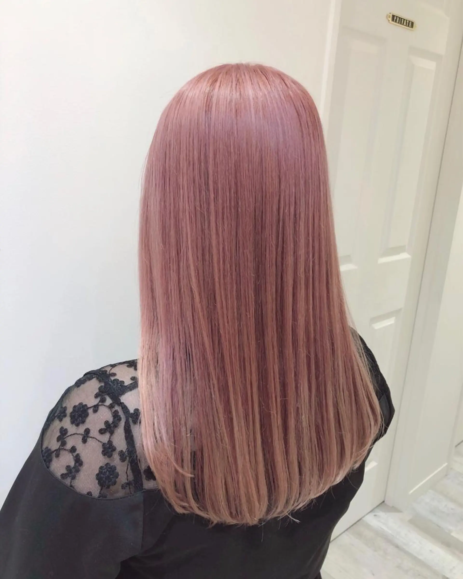 セミロング カラー ブリーチ HAUS 片山みほのヘアスタイル