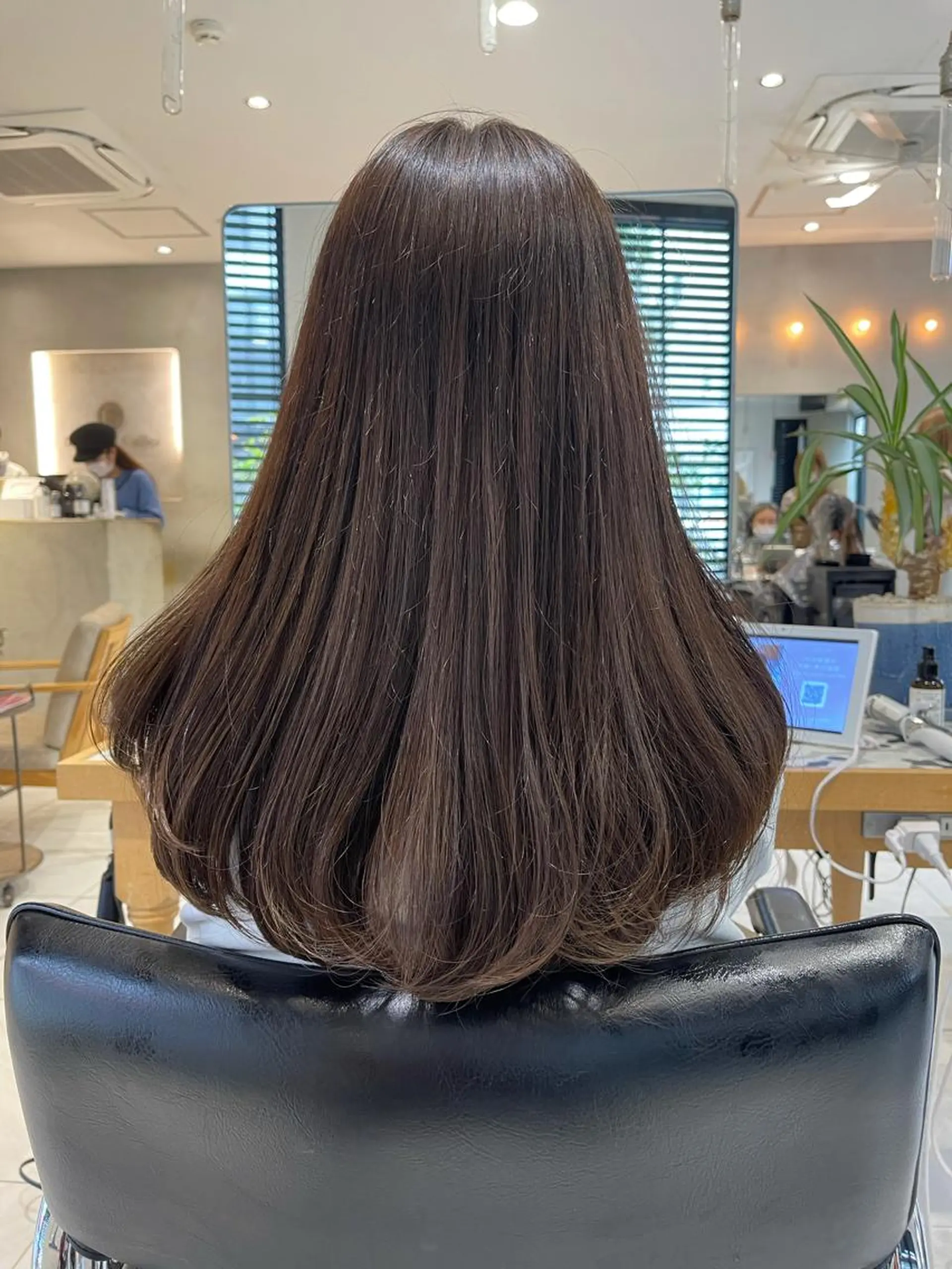 ロング カラー ベージュカラー オリーブベージュ ヘアカラー トリートメント ヘッドスパ ヘアセット ラベンダー/レイヤー スタイル🤎mamiのヘアスタイル