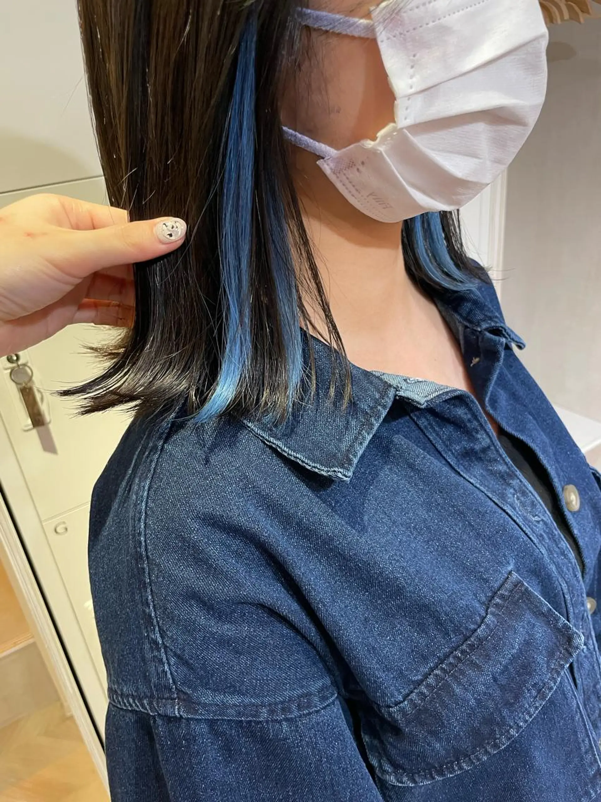 ミディアム カラー akane .のヘアスタイル