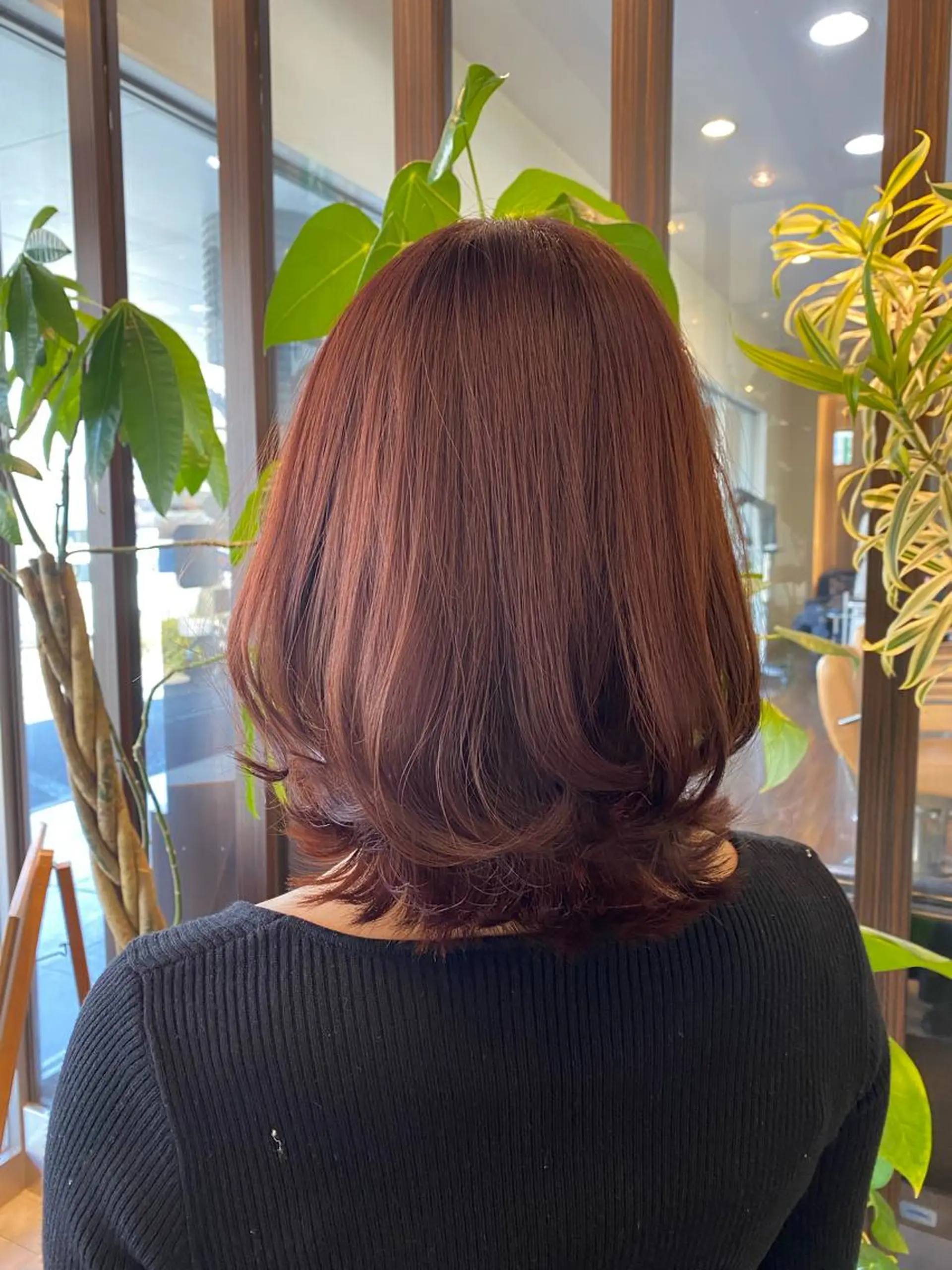 ミディアム 鈴木 千恵子のヘアスタイル