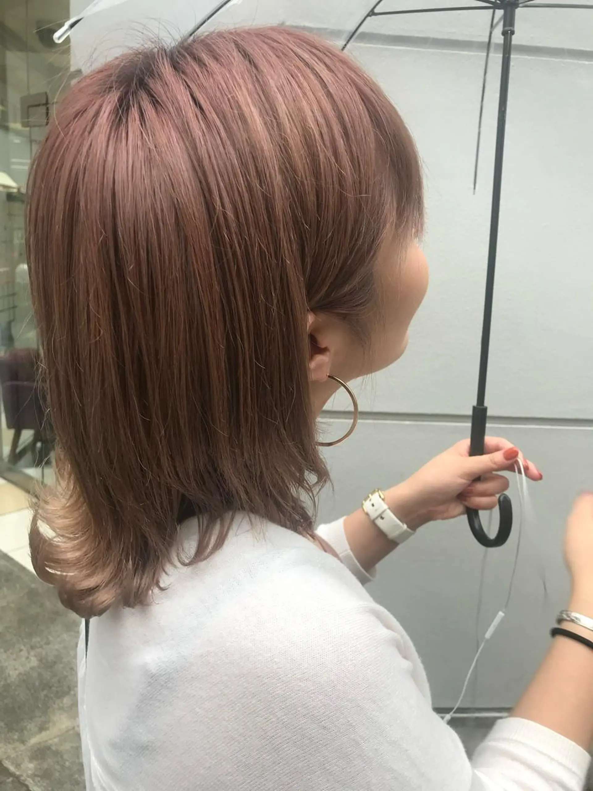 ミディアム カラー ヘアアレンジ サナ🌱 切りっぱなしボブのヘアスタイル
