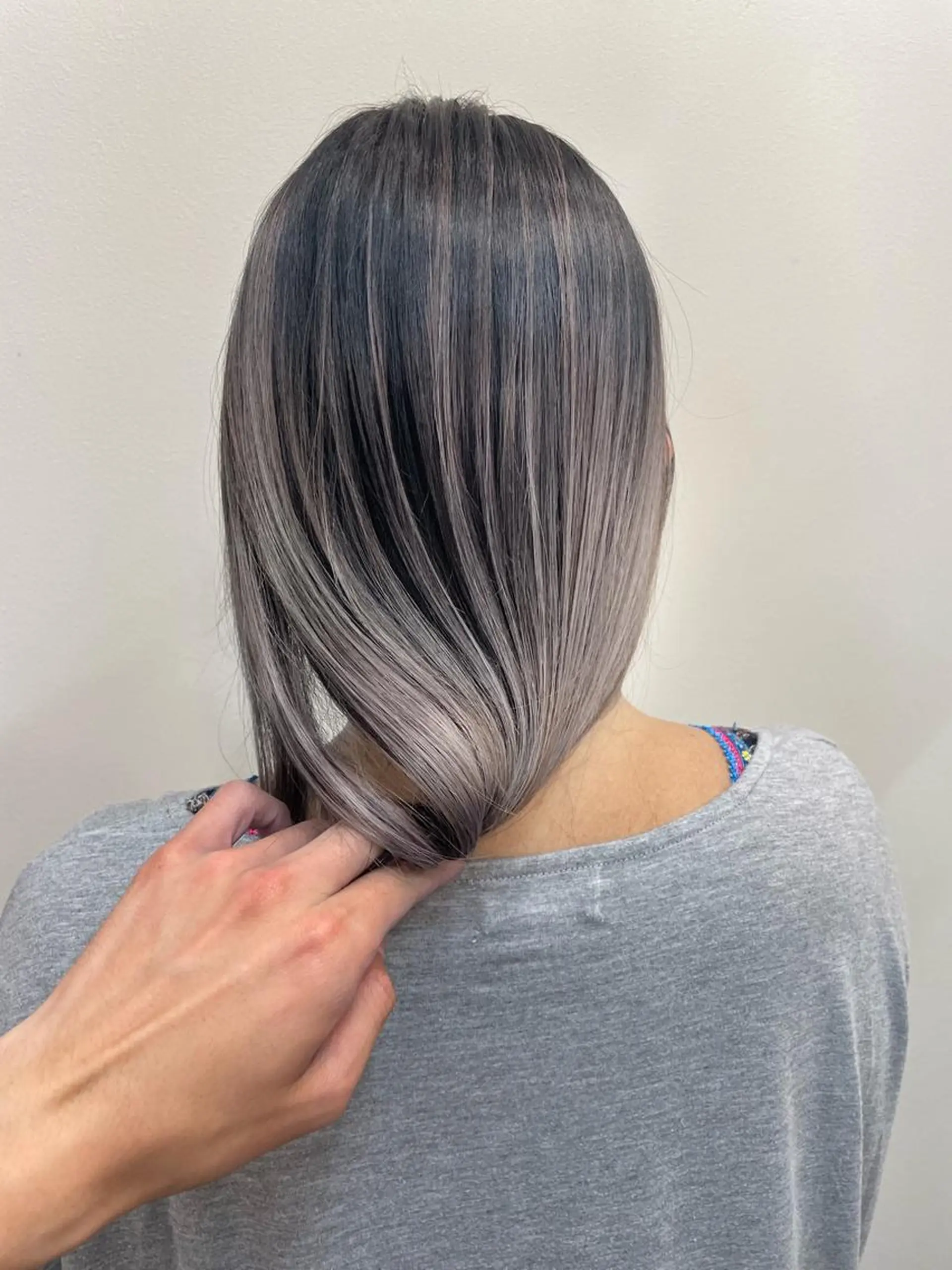 ロング カラー かわさき ともやのヘアスタイル