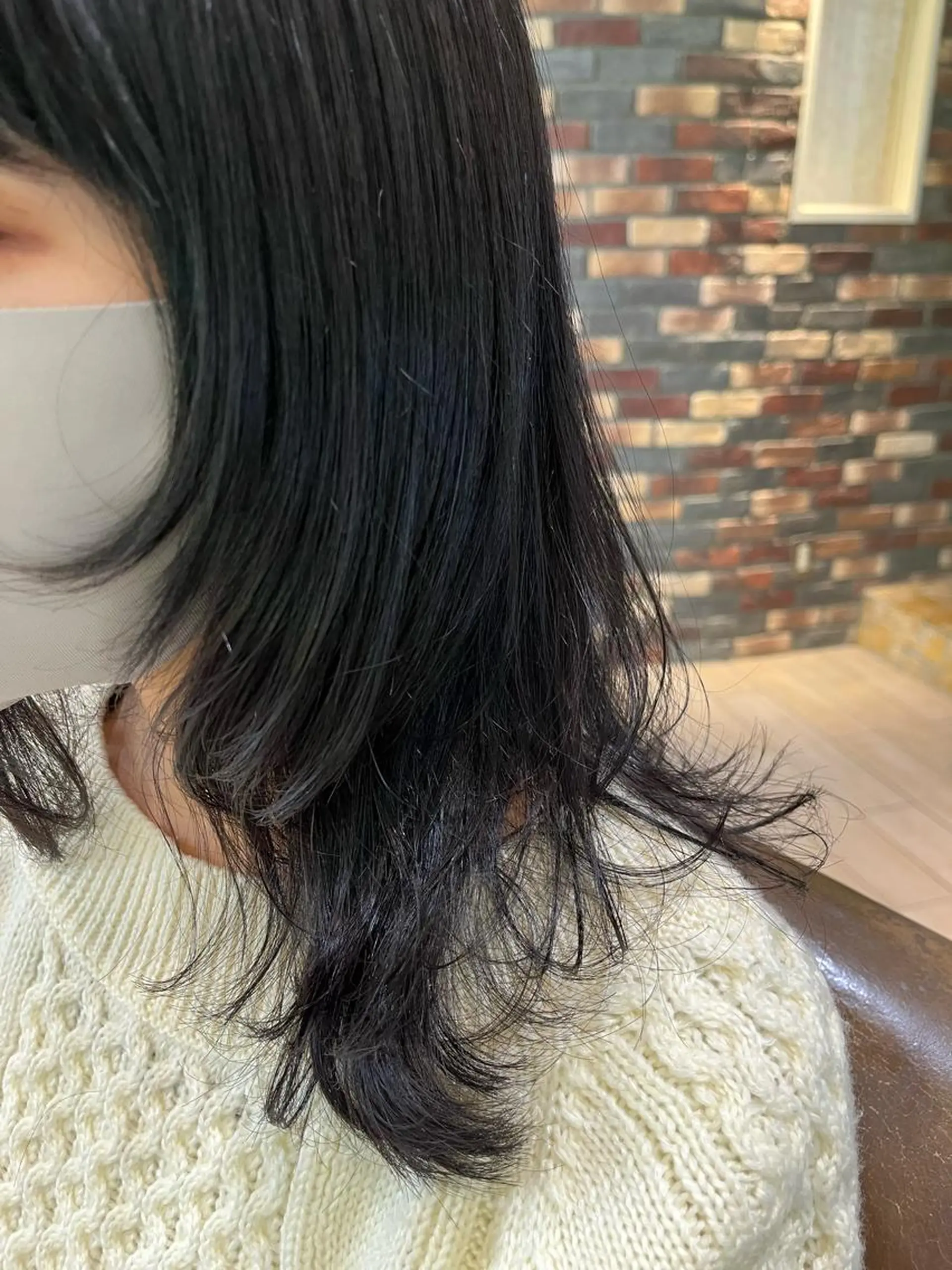 セミロング カット おかにわ みりのヘアスタイル