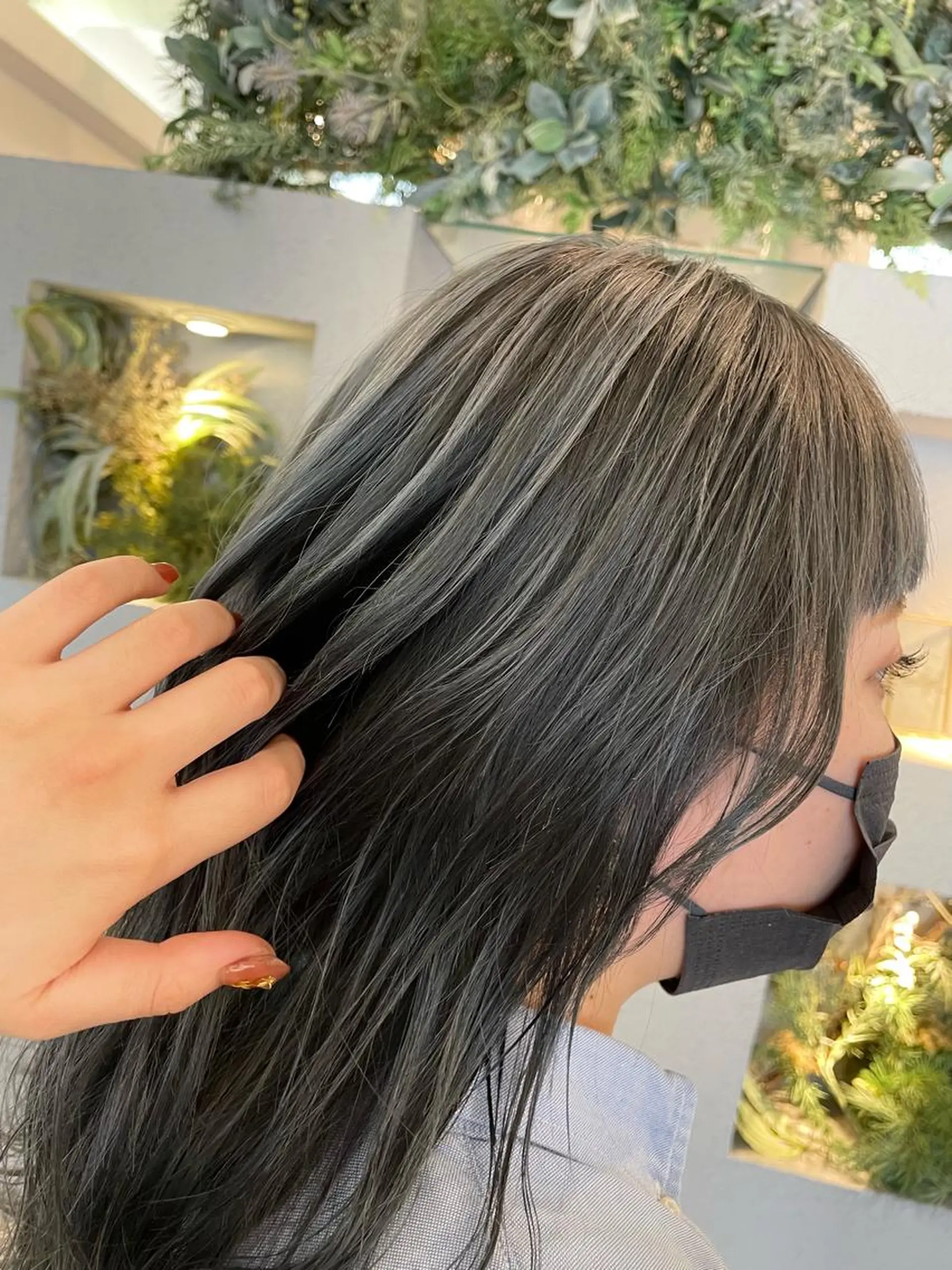 セミロング カラー グレージュ ハイライトカラー ハイライト sato ayaka ｜透明感カラー🫧のヘアスタイル