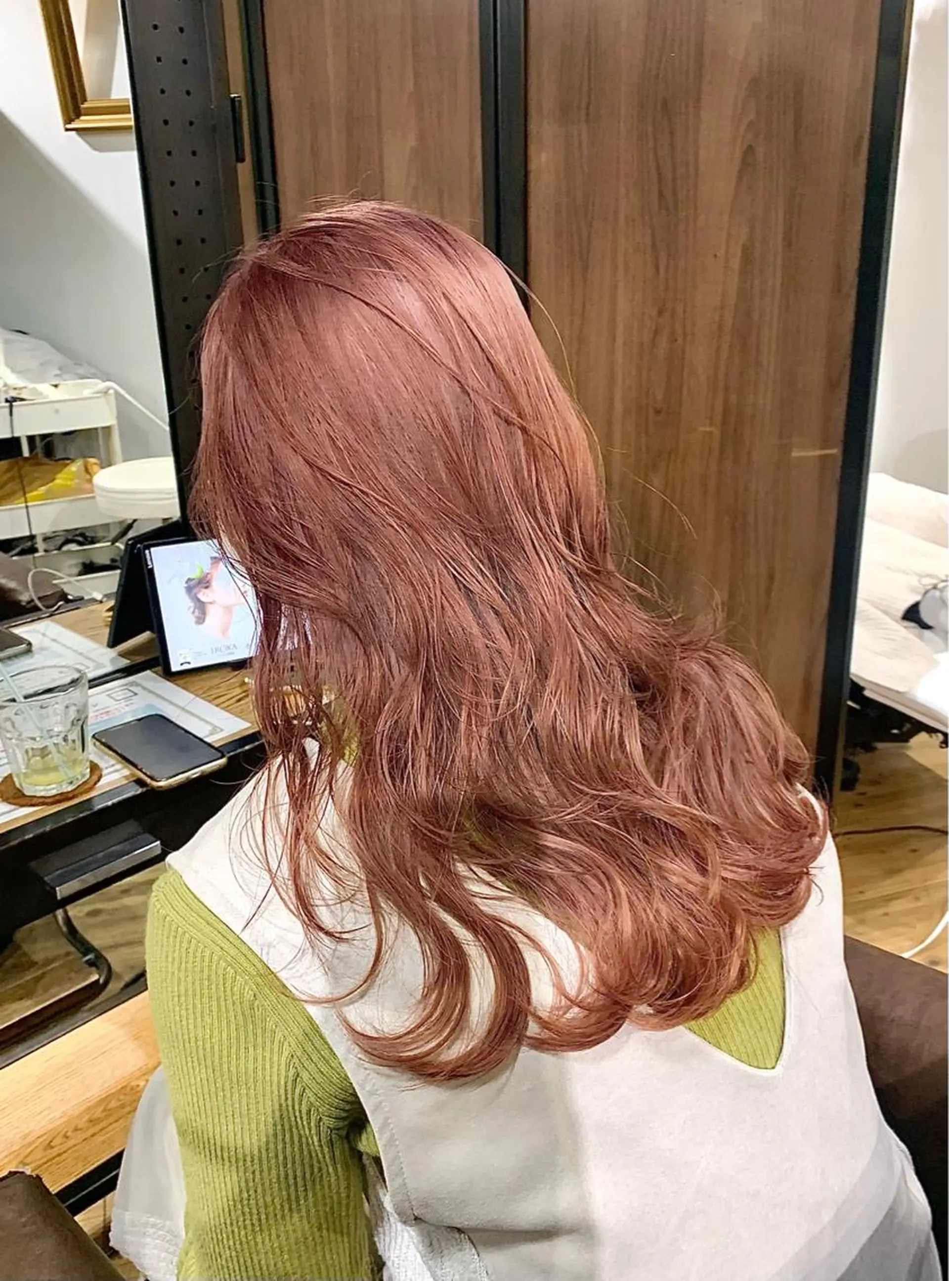 ミディアム カラー ベージュカラー ラベンダーカラー ラベンダーピンク オレンジ ピンクカラー カット ヘアカラー トリートメント ARCANAブリーチ レイヤーカット/原宿のヘアスタイル