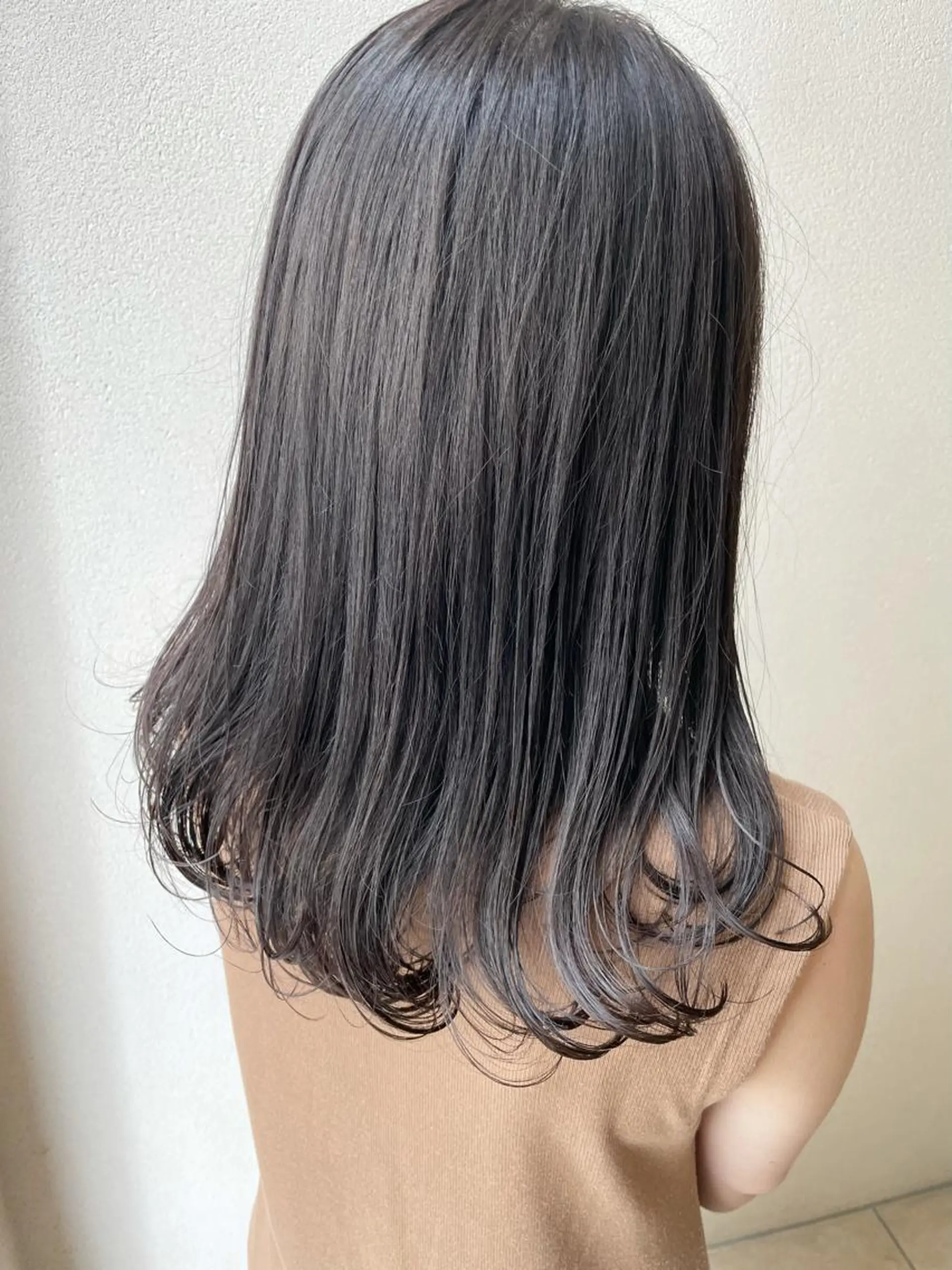 セミロング カラー アッシュ アッシュグレー アッシュグレージュ グレージュ 沢田 瞳のヘアスタイル