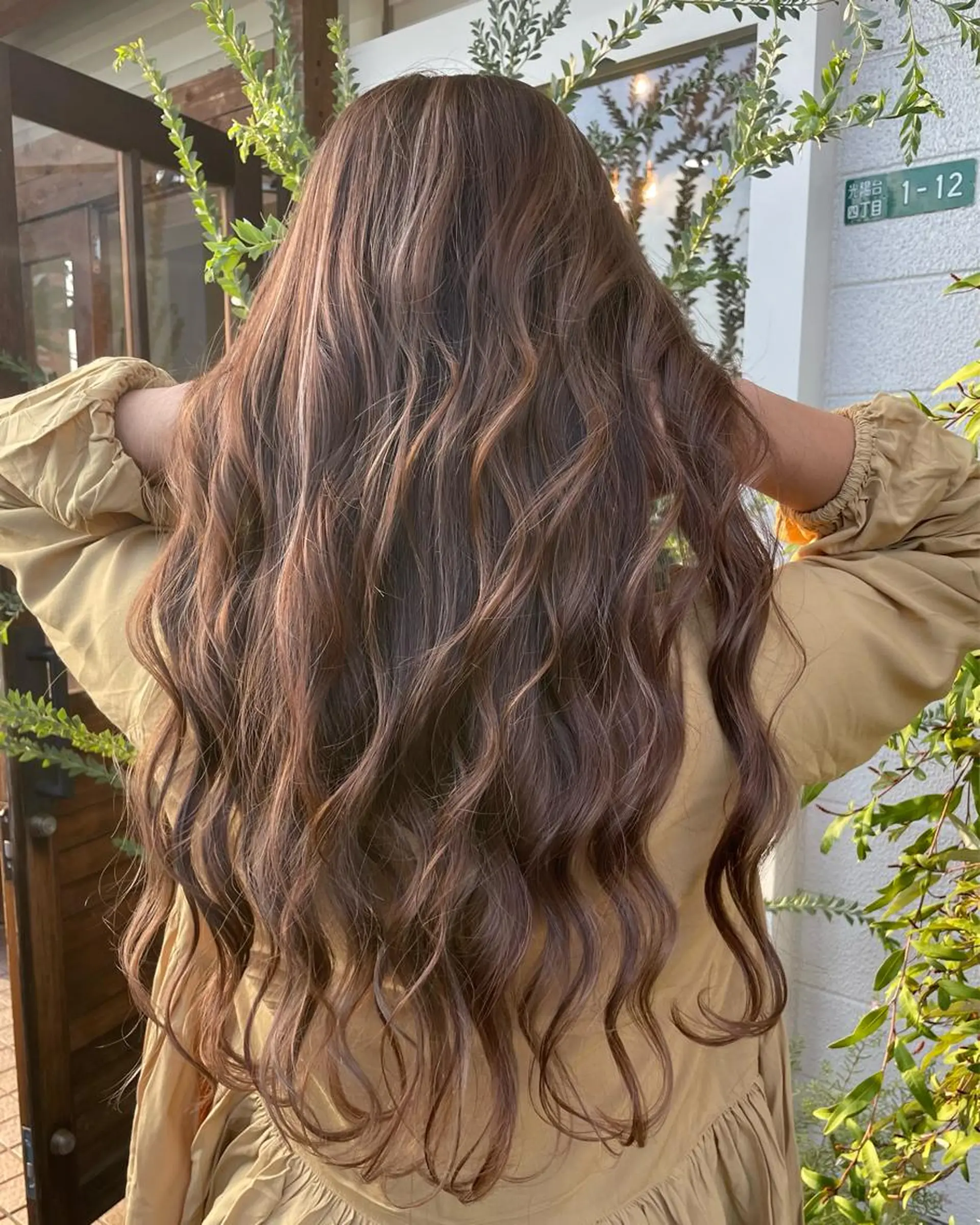 ロング カラー ベージュカラー ロング 奥田 誠司のヘアスタイル