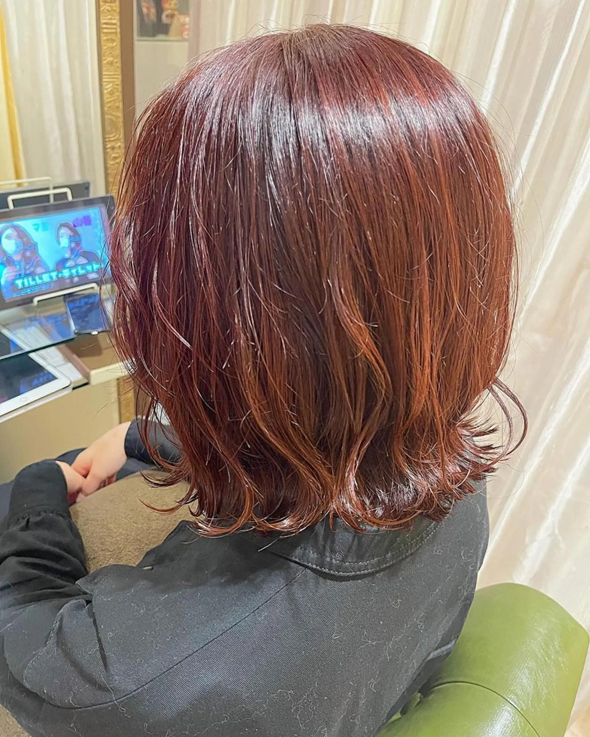 カラー ショートボブ バレイヤージュ 黒髪 ブリーチ ブルーカラー ヘアカラー トリートメント 🫧髪質改善艶カラー _マエダ 🫧のヘアスタイル