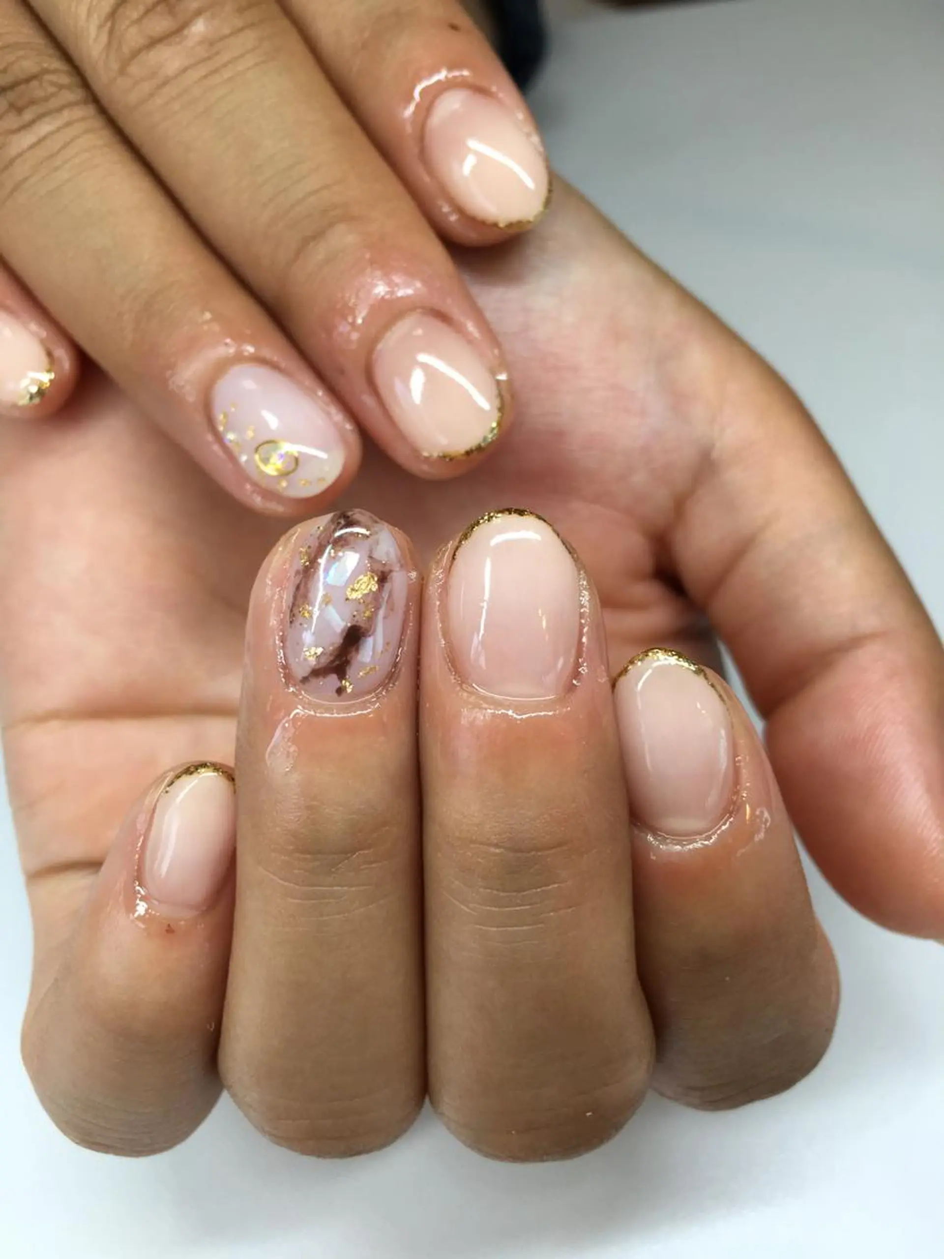 ネイル ゴールド グラデーション 大理石ネイル(マーブル) ハンドネイル glow_ nailのネイルデザイン