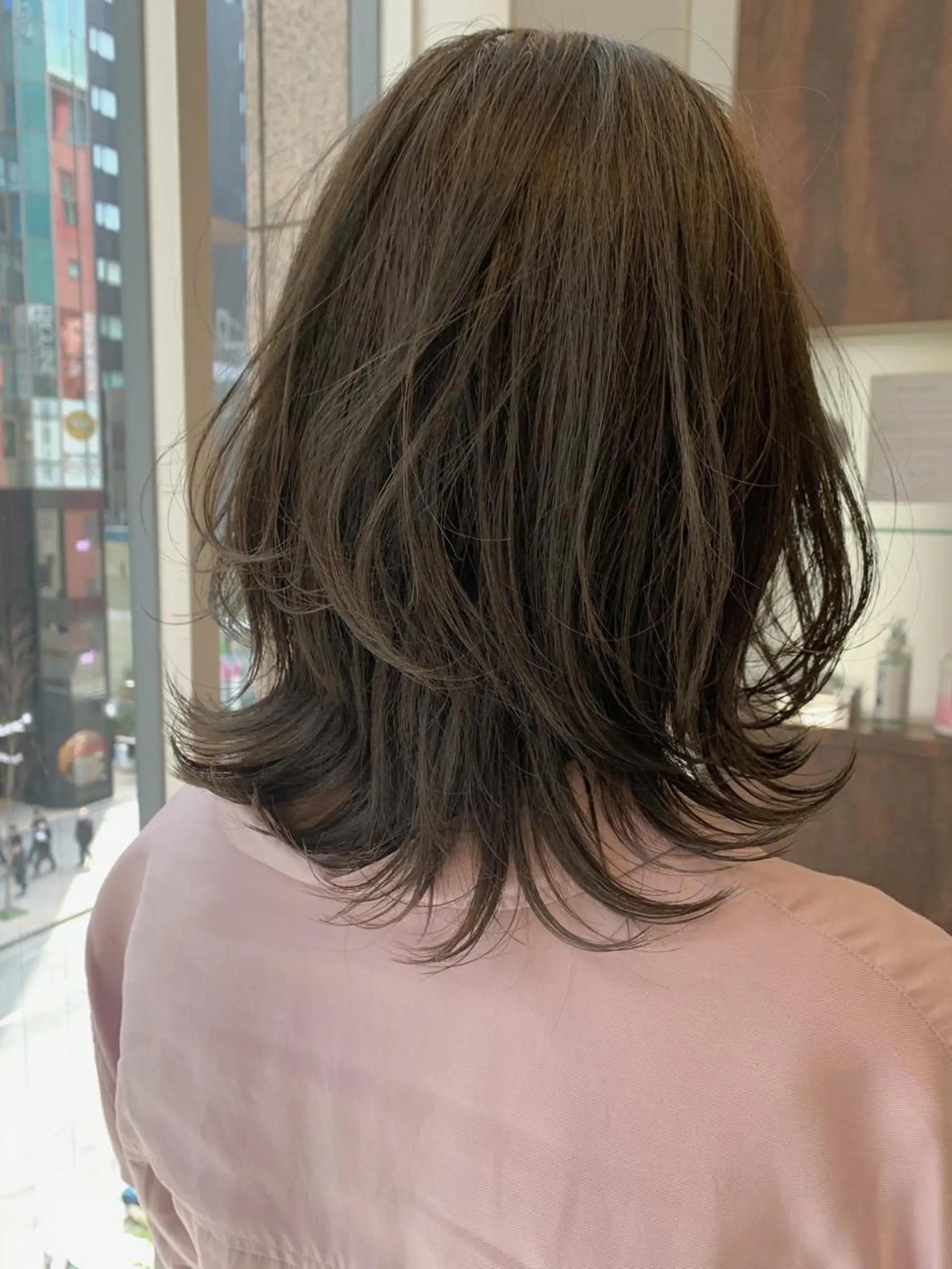 ミディアム WISTERIA KAORUのヘアスタイル