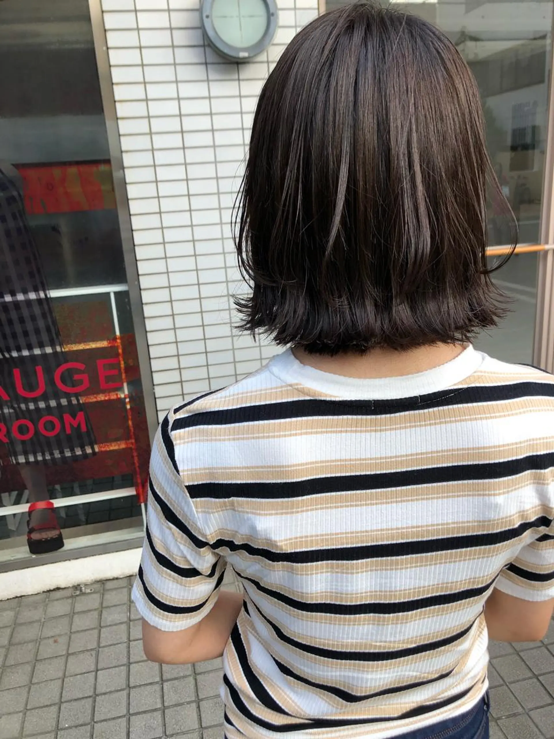 ミディアム カラー THE DAY所属・AKI HASHIMOTOのヘアスタイル