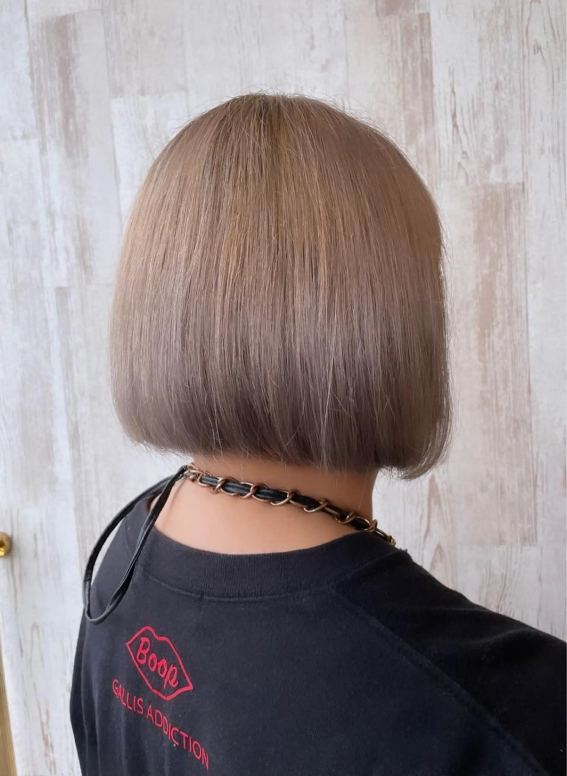 カラー 岡村 真子のヘアスタイル