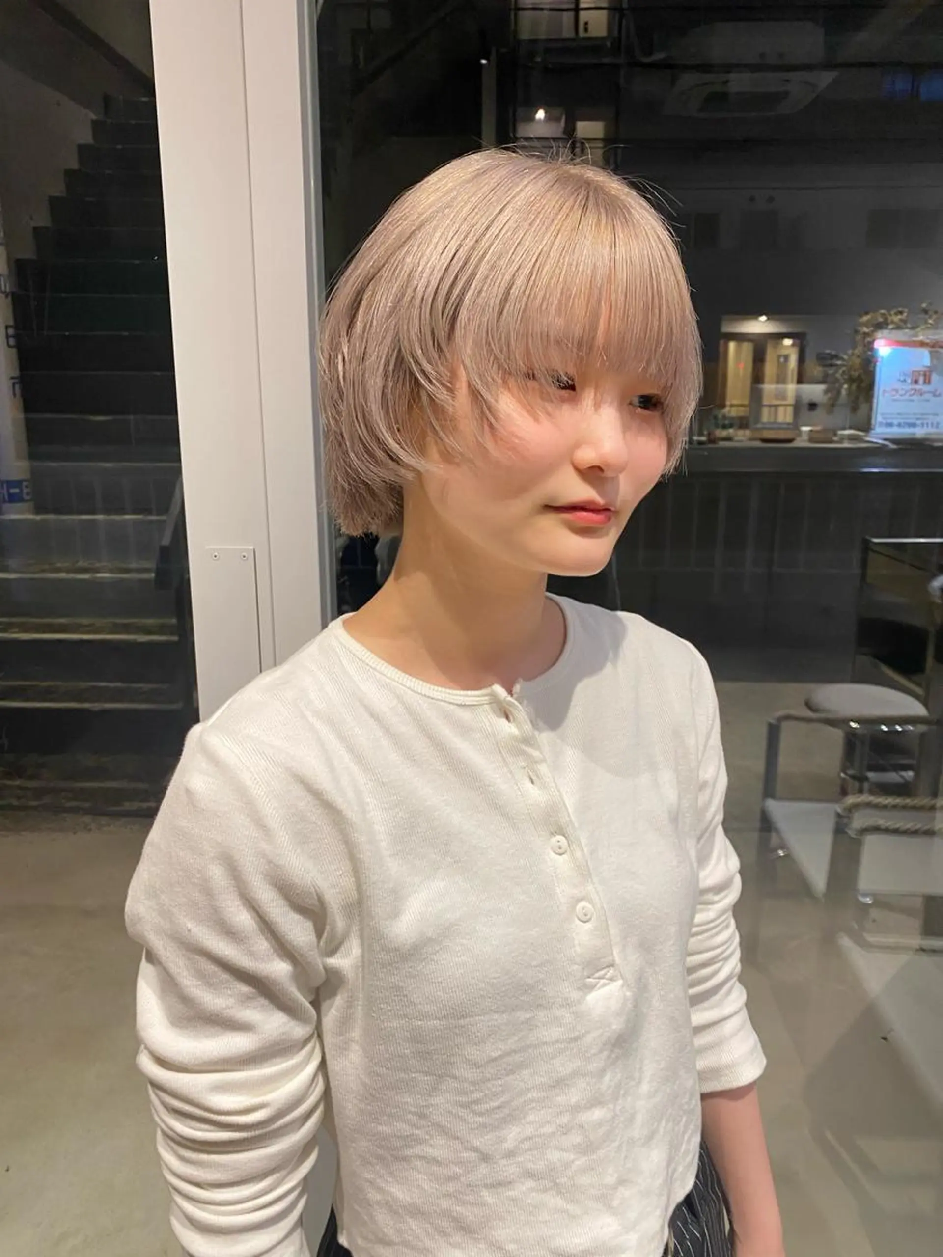 ショート レイヤーカット/ ダブルカラーサクライのヘアスタイル