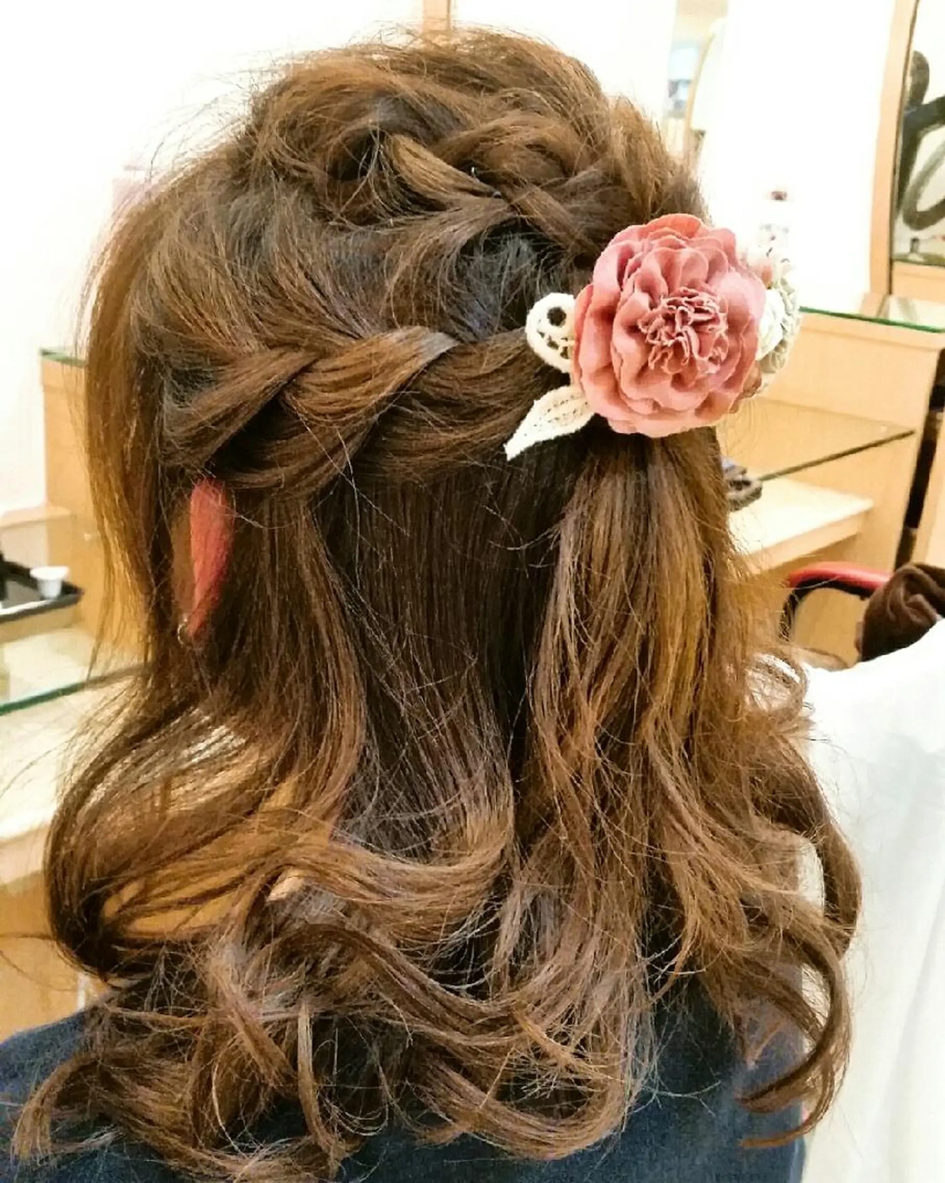 ヘアアレンジ ハーフアップ 三つ編み EMANON名古屋所属・美谷添（ミヤゾエ） まどか大人ヘアサロンのヘアスタイル