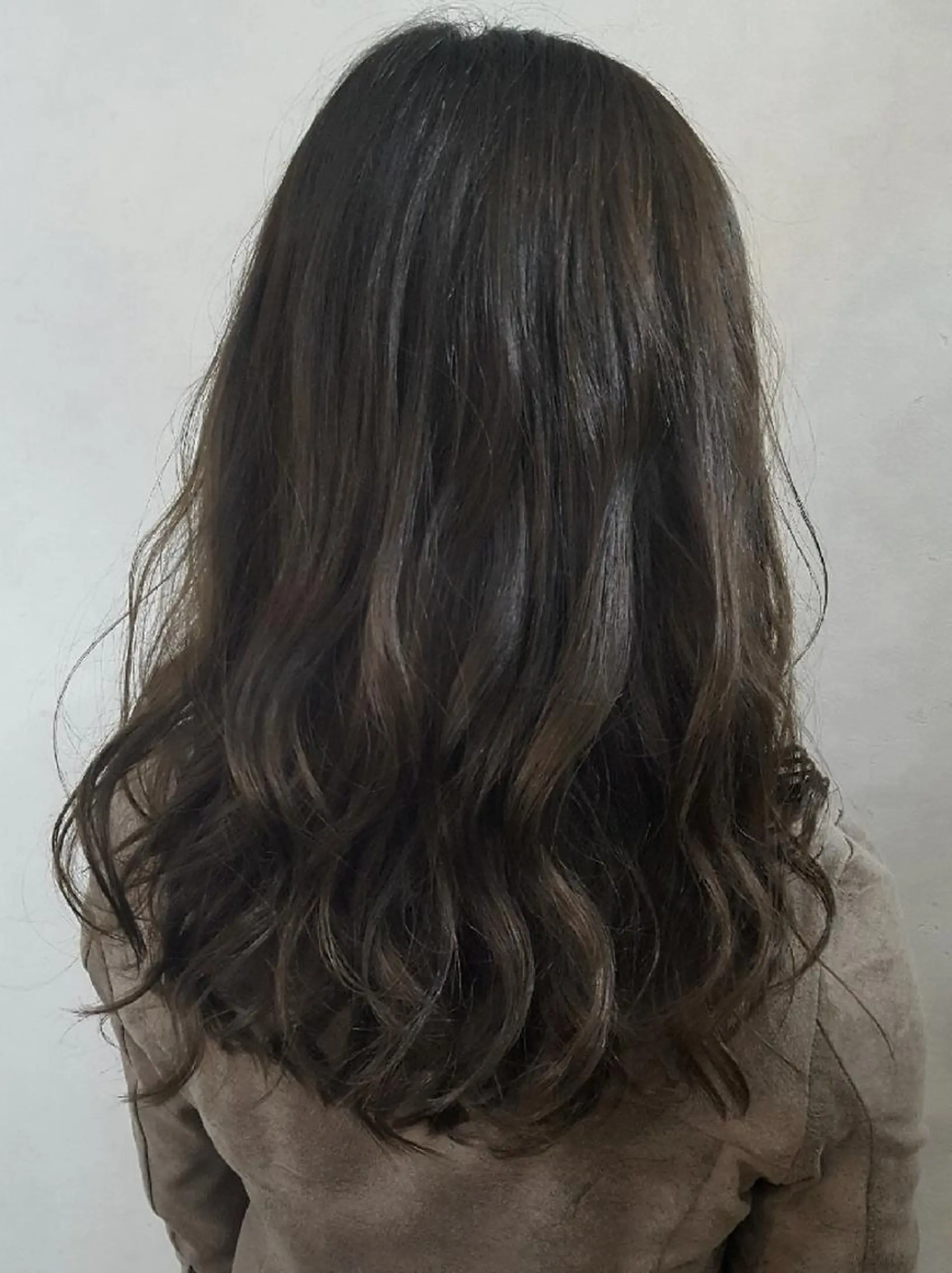 セミロング カラー ブルーカラー カット ヘアカラー トリートメント 🔳髪質改善🔳 岡本陽のヘアスタイル