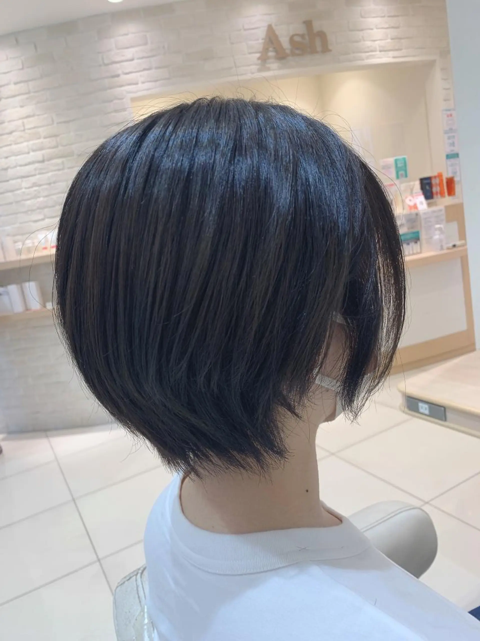 ショート カラー ショートボブ アッシュ ボブ ショートヘア 鈴木 華枝のヘアスタイル