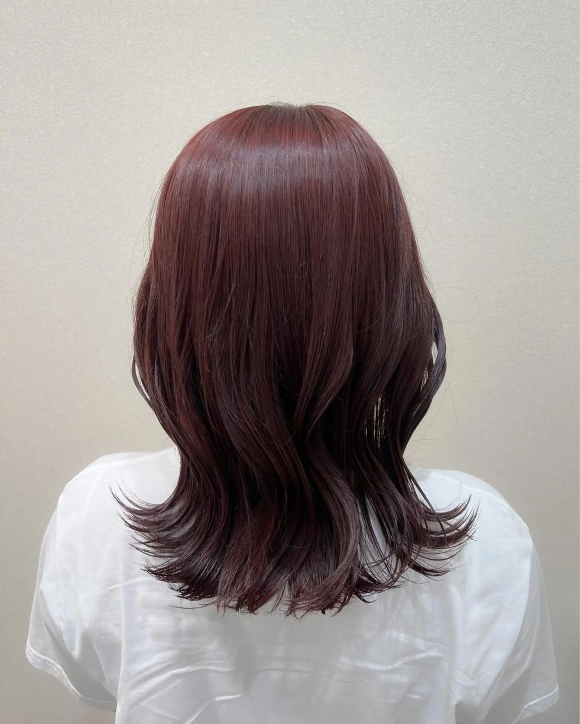 ミディアム カット ヘアカラー トリートメント ヘッドスパ mina .のヘアスタイル