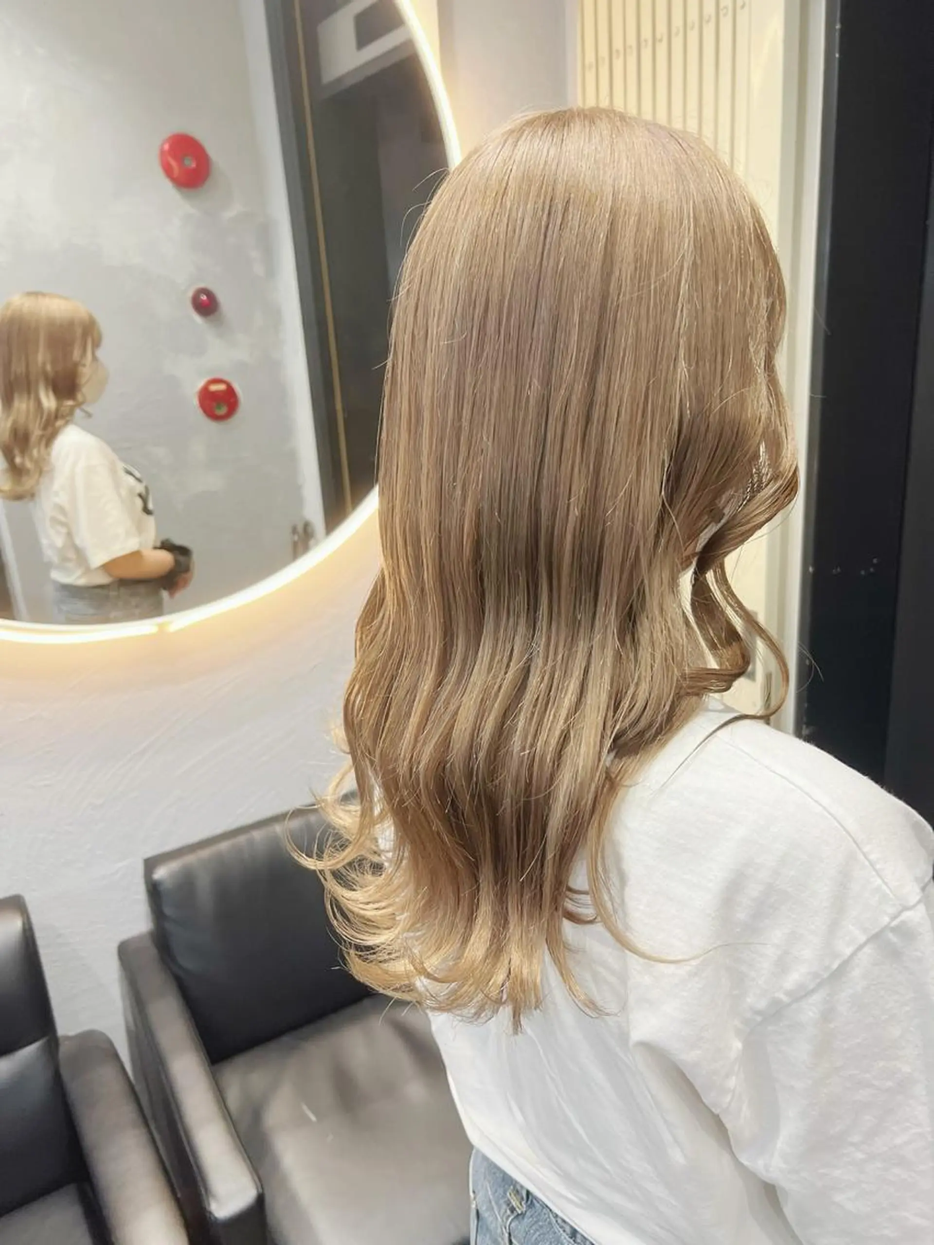 セミロング ヘアカラー maya レイヤーカットのヘアスタイル