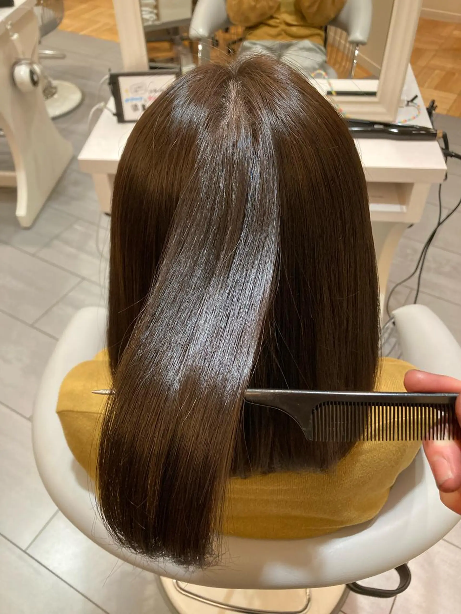 ミディアム カラー カット ヘアカラー 西田 夏望のヘアスタイル