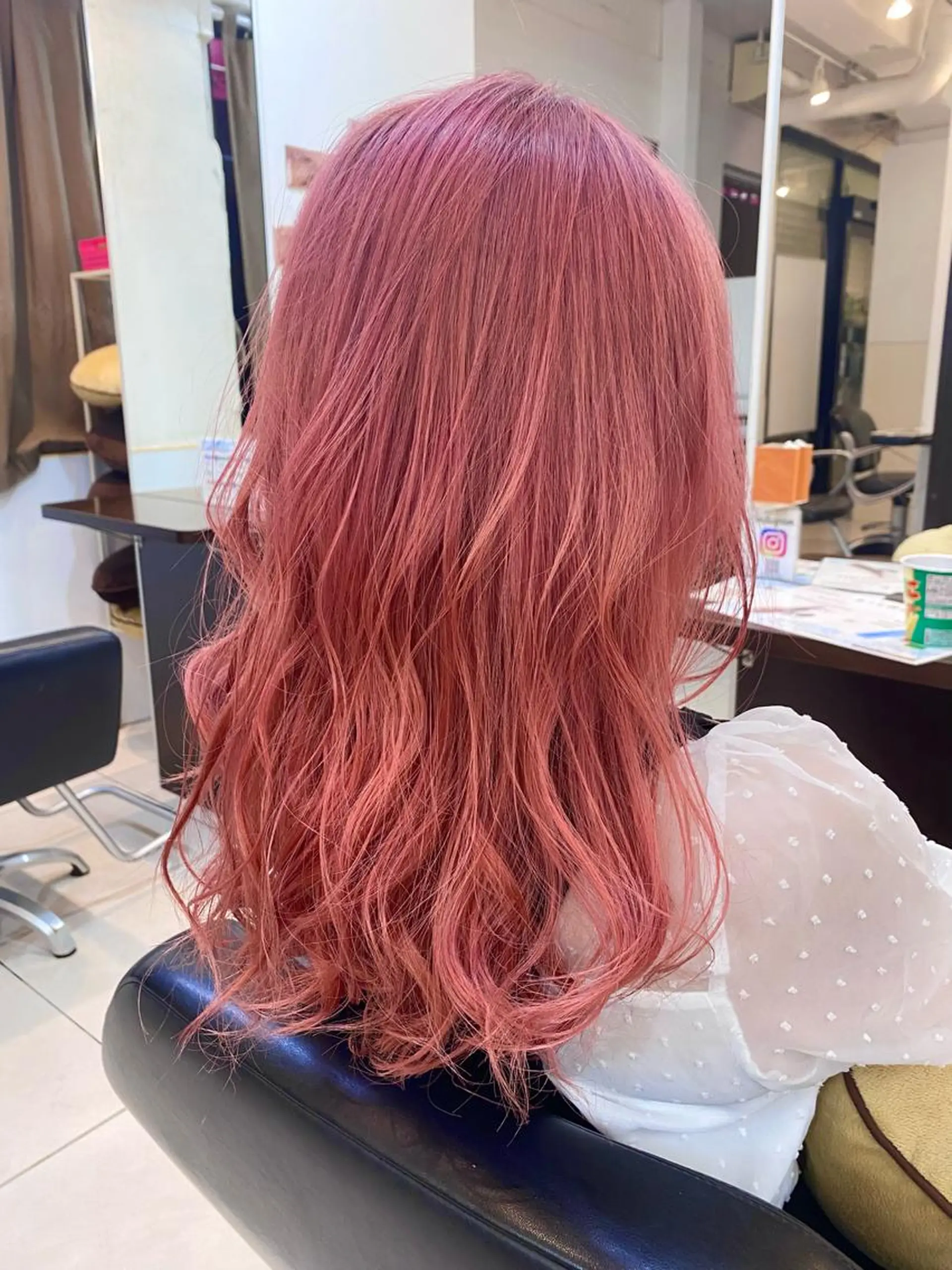 セミロング カラー ショートボブ✨️ 池田芽生のヘアスタイル