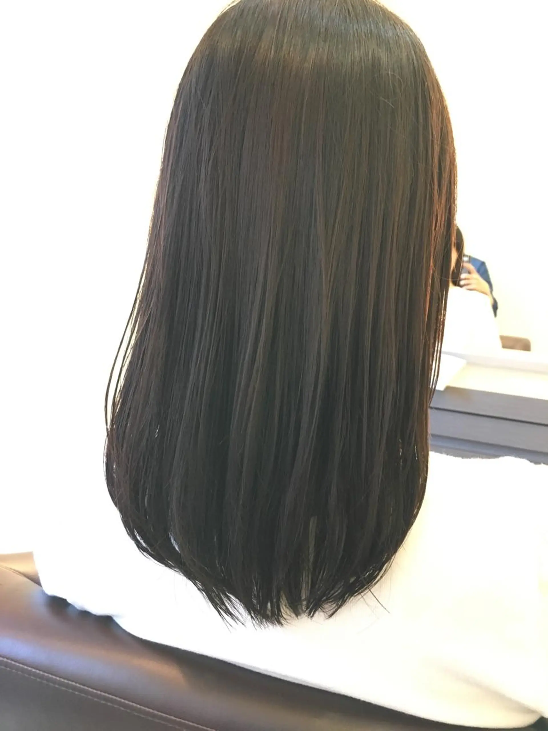 セミロング 透明感/ツヤ髪/ さら艶/前田祥汰のヘアスタイル