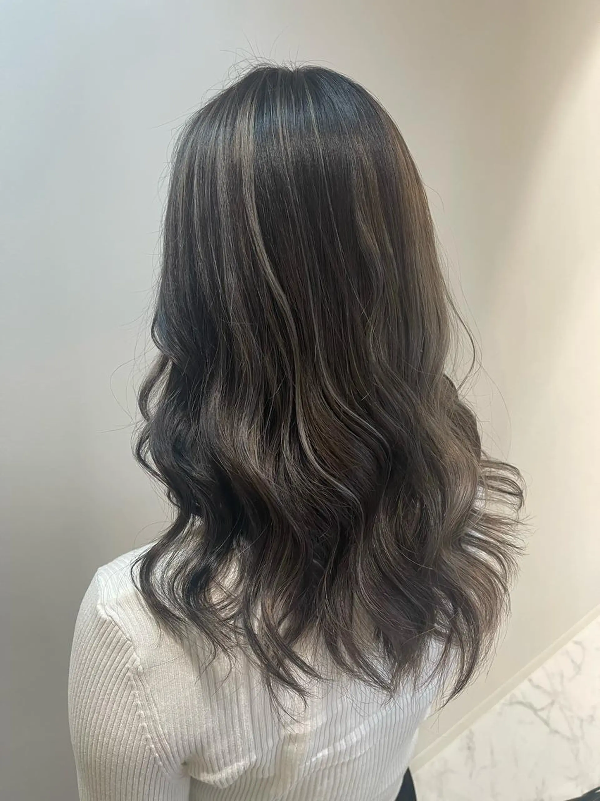 ロング カラー ヘアカラー トリートメント &chaLme   心斎橋所属・emi/髪質改善/ 韓国風/艶カラーのヘアスタイル