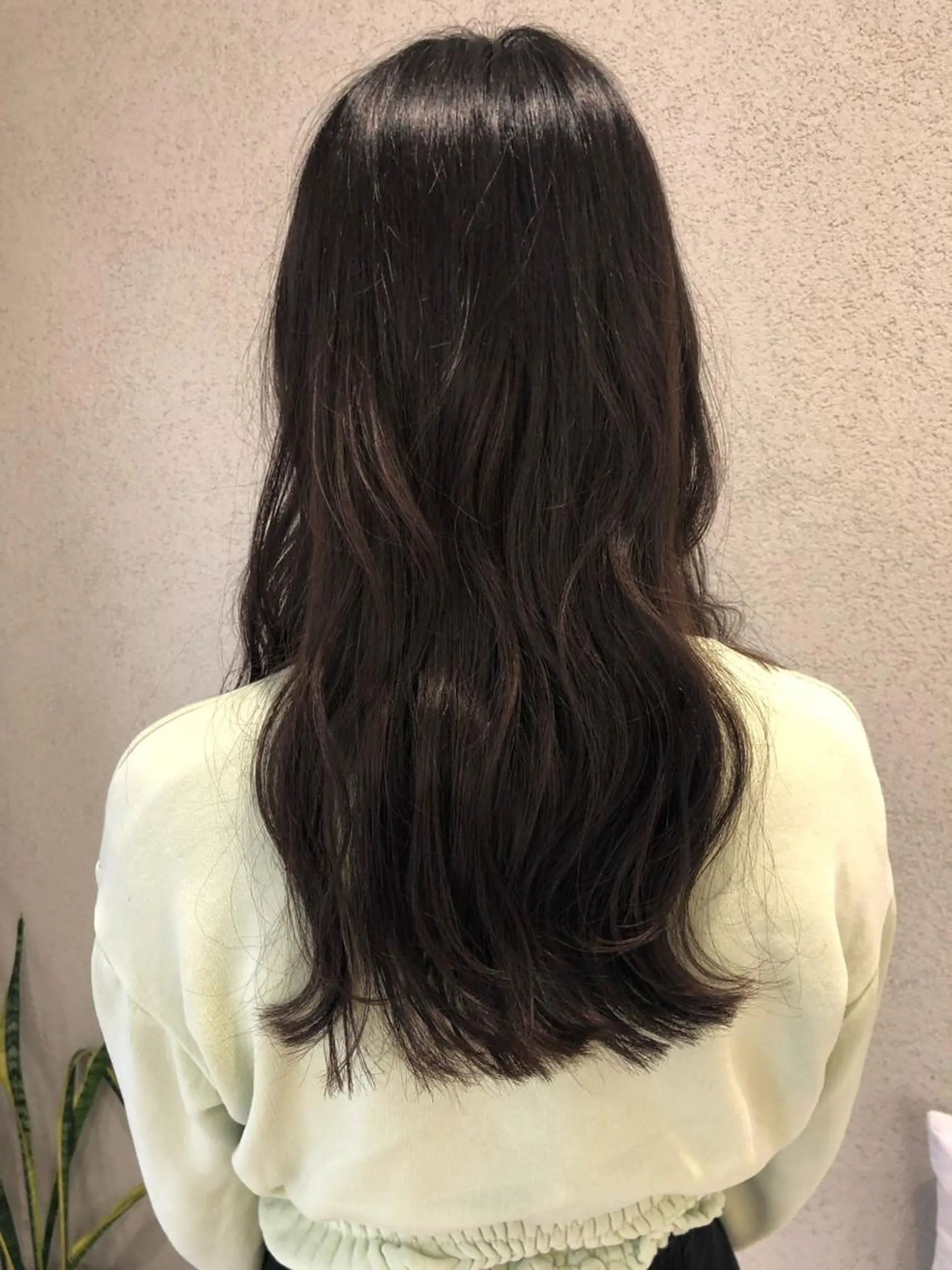 ロング カラー ブラウンカラー ダークブラウン ヘアカラー トリートメント 阿部 美咲のヘアスタイル