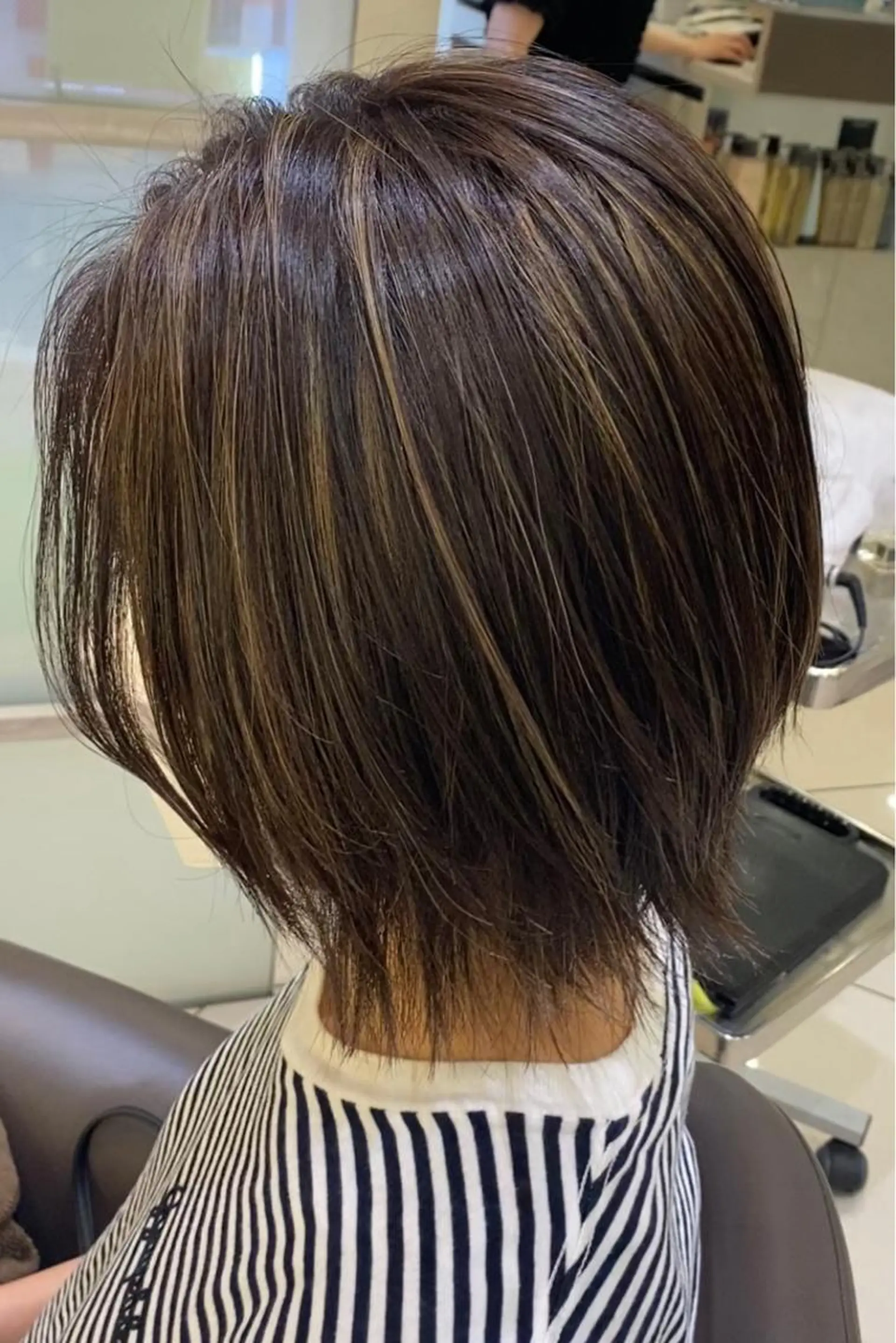 ショート カラー ベージュカラー ハイライトカラー ハイライト カット ヘアカラー トリートメント 細めハイライト🩶 ボブ/レイヤーカットのヘアスタイル