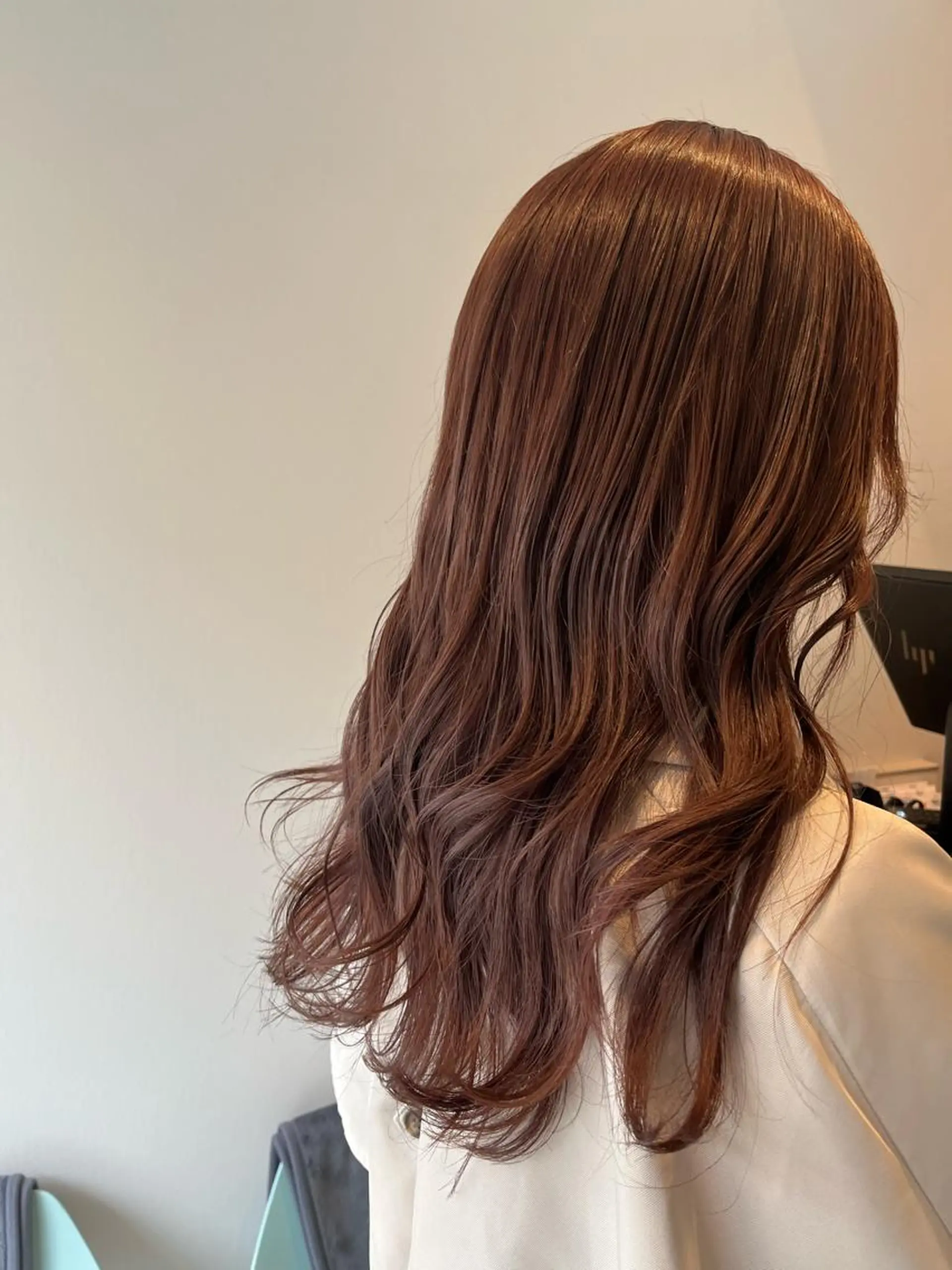 ロング カラー ブリーチ ブラウンカラー ピンクカラー ピンクブラウン ヘアカラー トリートメント 三好 菜月のヘアスタイル