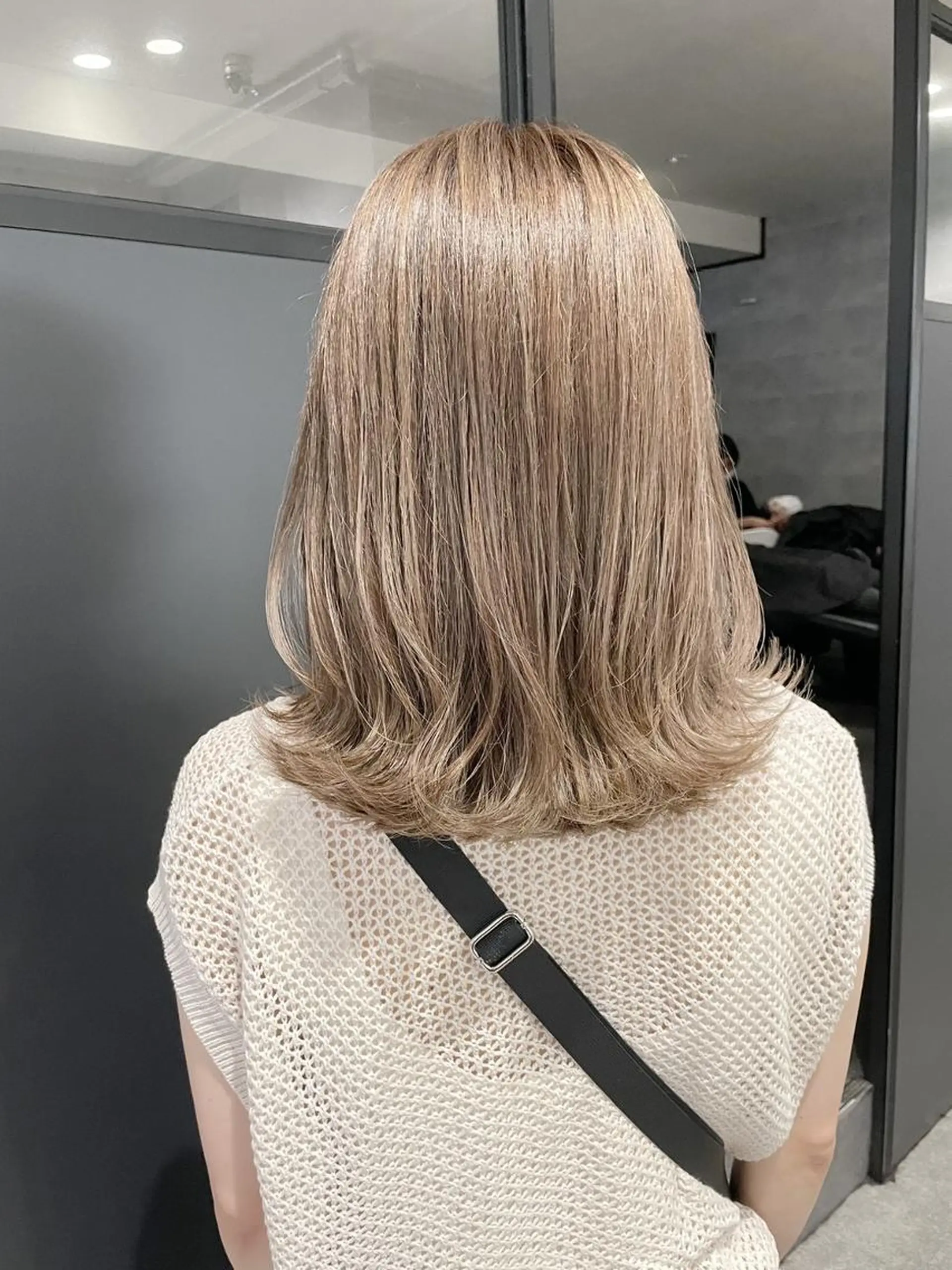 カラー カット ヘアカラー トリートメント ＿WHITE鳳店 アンダーバーホワイトのヘアスタイル