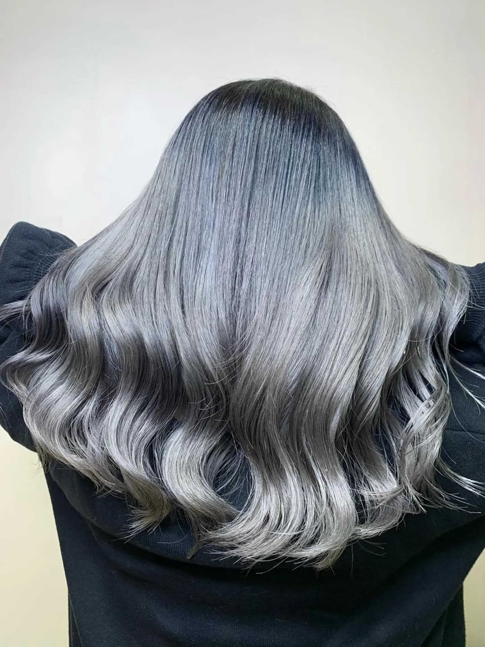 ロング カラー ブルーカラー シルバー 韓国風ヘア mimiiy梅田 中崎町ハイトーンのヘアスタイル