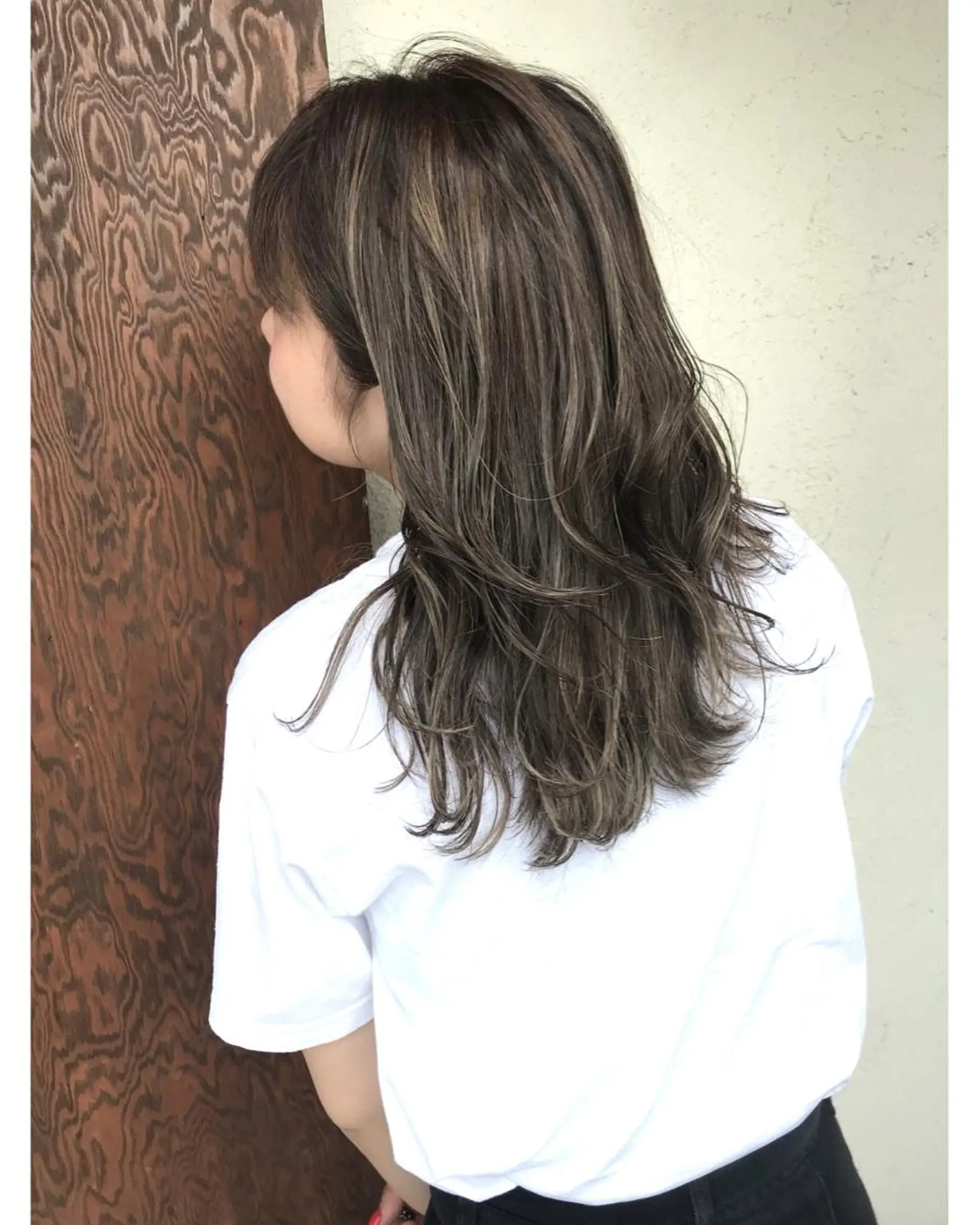 セミロング カラー 透明感カラー ハイライトカラー ハイライト ヘアカラー トリートメント ヘアセット 艶髪育成サロン 京橋　shinのヘアスタイル