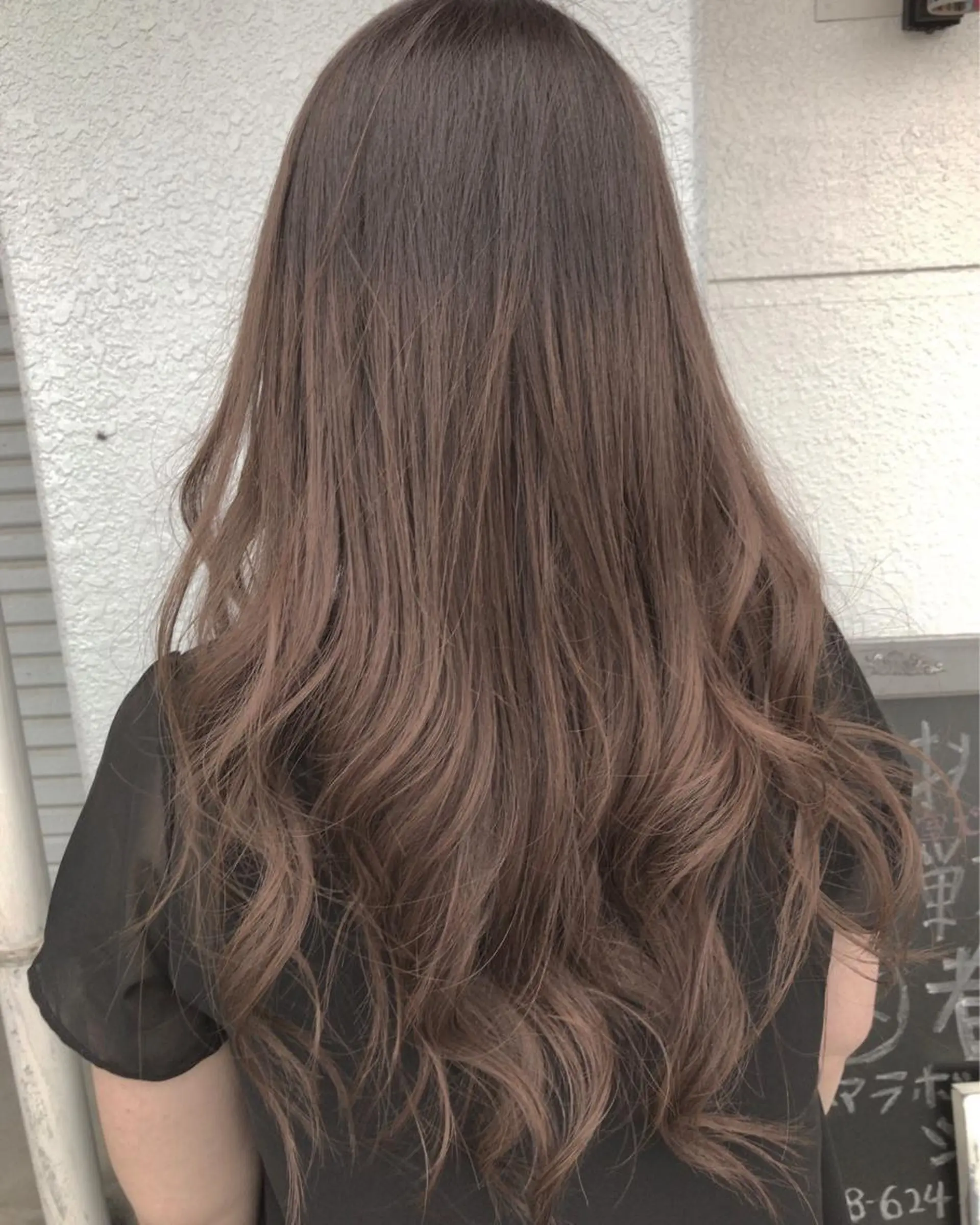 セミロング カラー レイヤーカット匠 イソザキノリユキのヘアスタイル