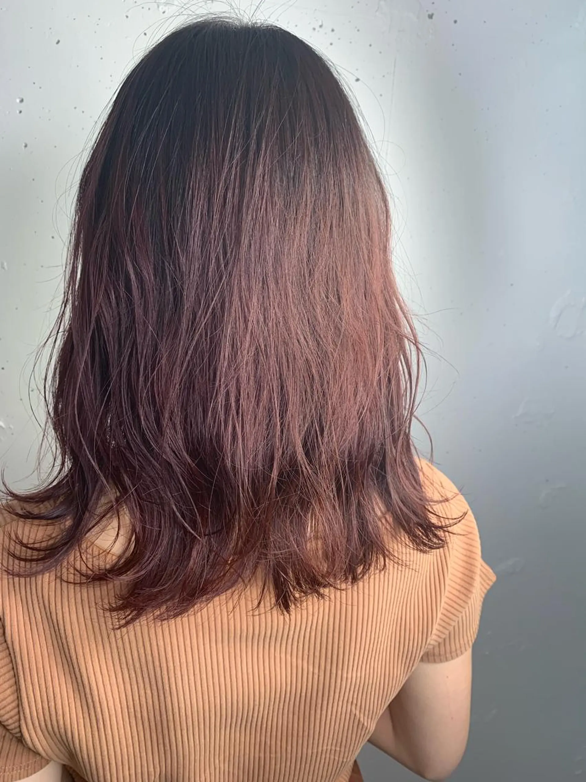 ミディアム カラー ボルドーカラー raika .のヘアスタイル