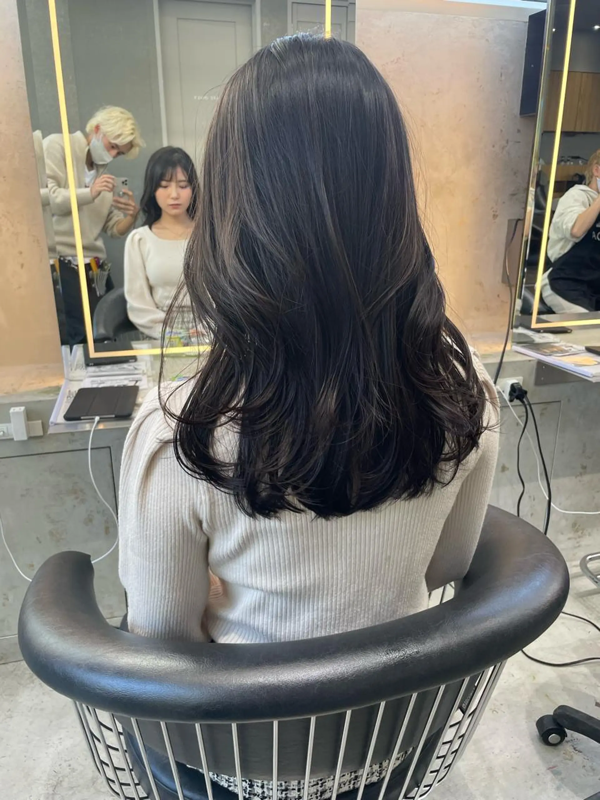 セミロング 縮毛矯正　髪質改善 韓国風レイヤー　吉田のヘアスタイル