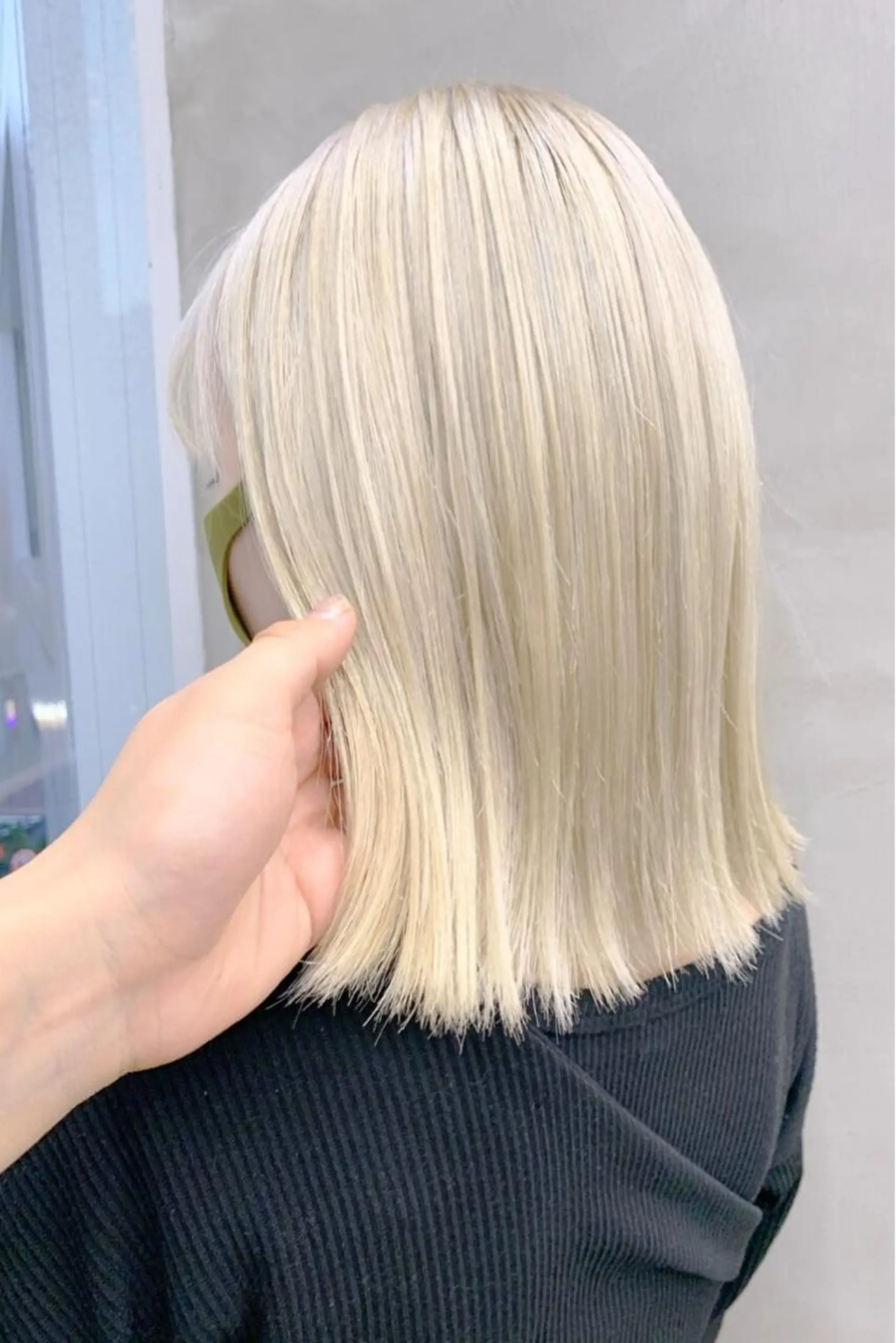 ミディアム カラー パーマ ヘアアレンジ メンズ ミディアムパーマ メンズバレイヤージュ メンズブリーチ センターパート フェードカット ハイトーン/レイヤー 🌸さくらのヘアスタイル