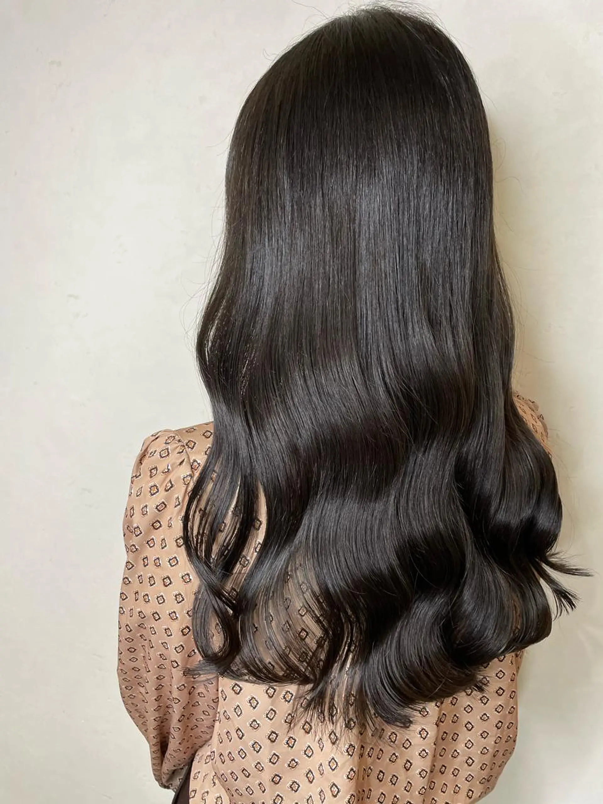 ロング カラー パーマ ヘアアレンジ メンズ キッズ ネイル マツエク・マツパ メンズブリーチ メンズハイライト メンズインナーカラー メンズ韓国風 アッシュ オリーブカラー 特化　　kaiのヘアスタイル