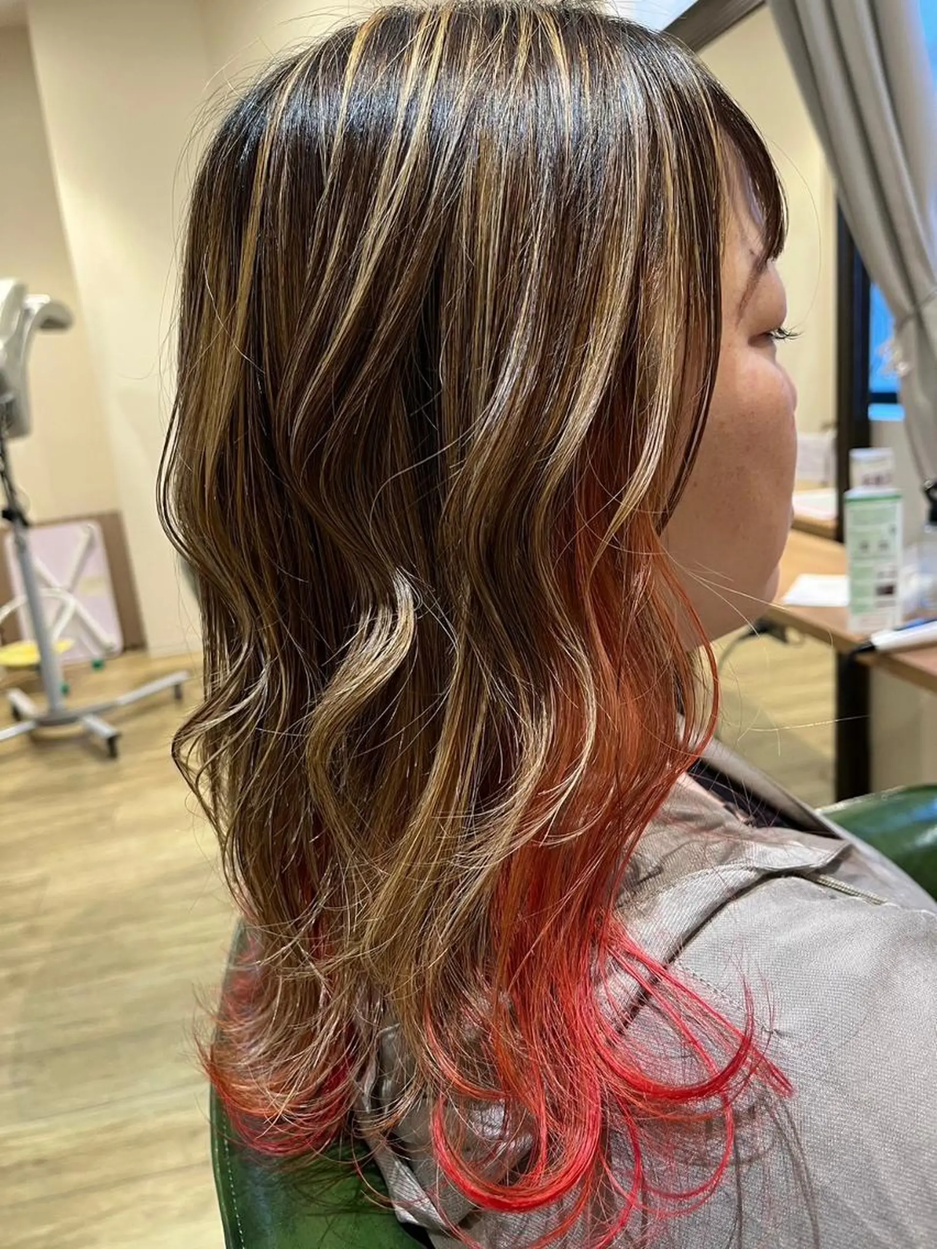 ロング chill out 南塚口本店のヘアスタイル