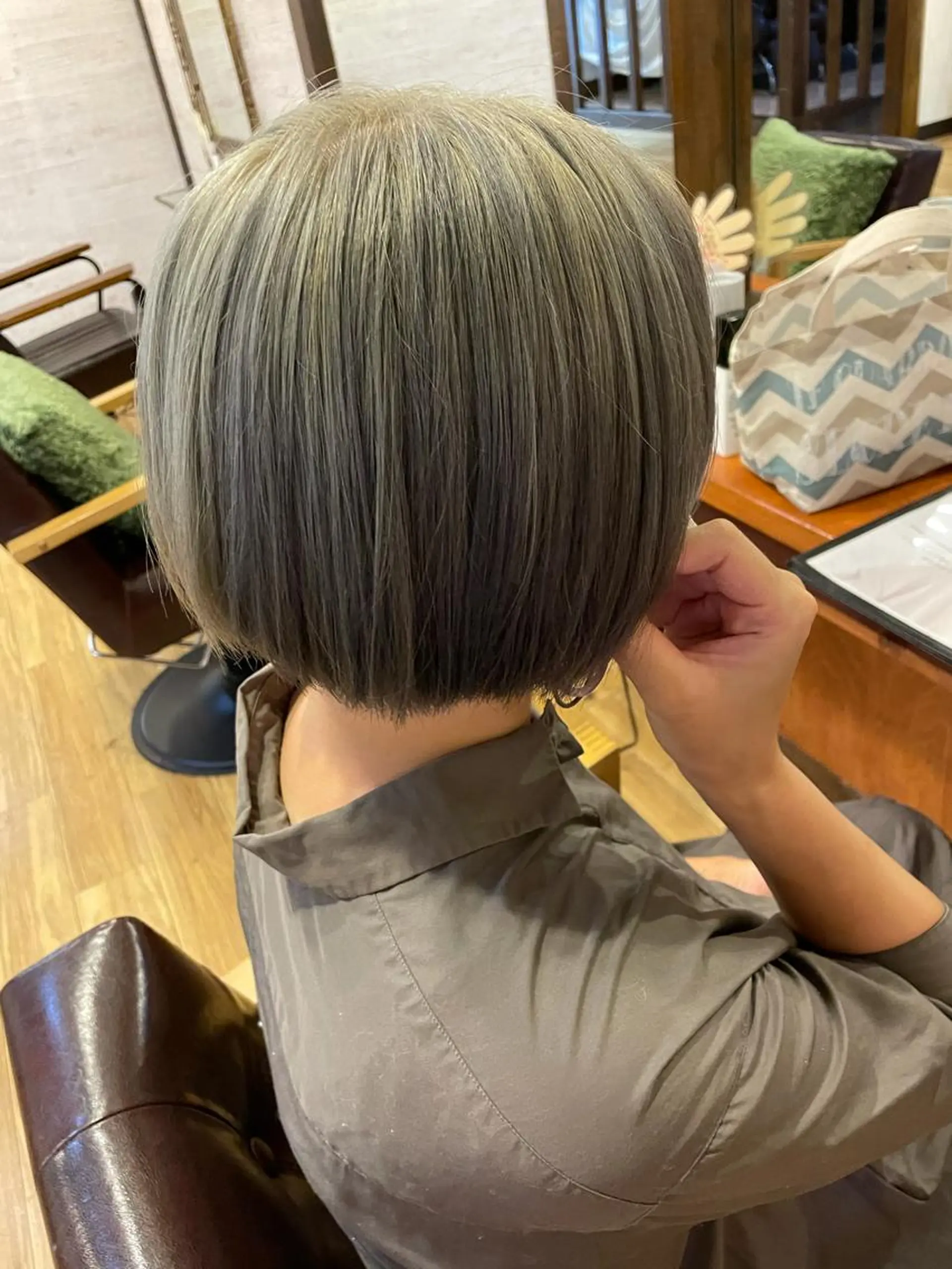 ショート カラー ヘアアレンジ like みやびのヘアスタイル
