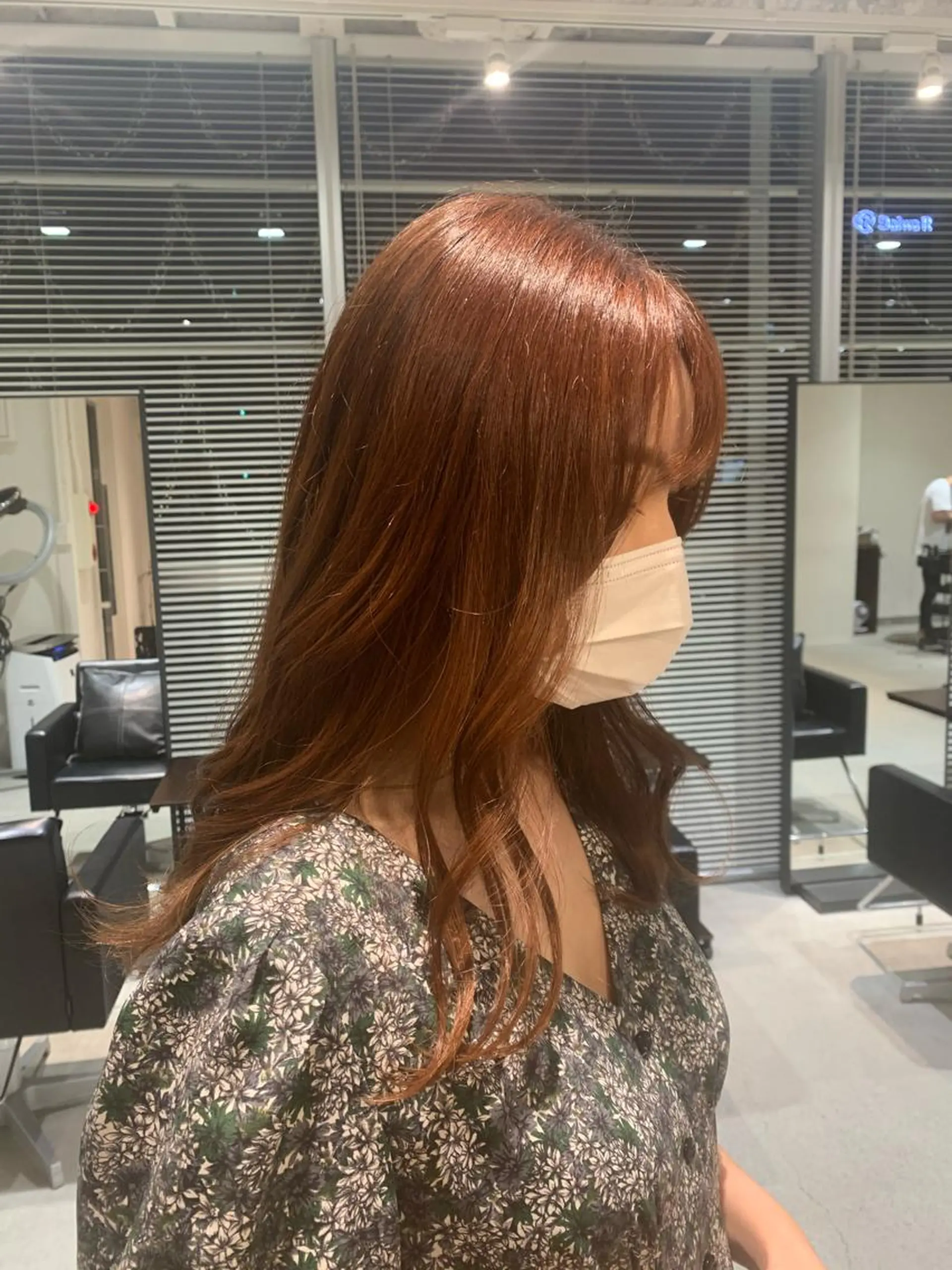 セミロング カラー 【ミディアムと ロングに特化】島田恋のヘアスタイル