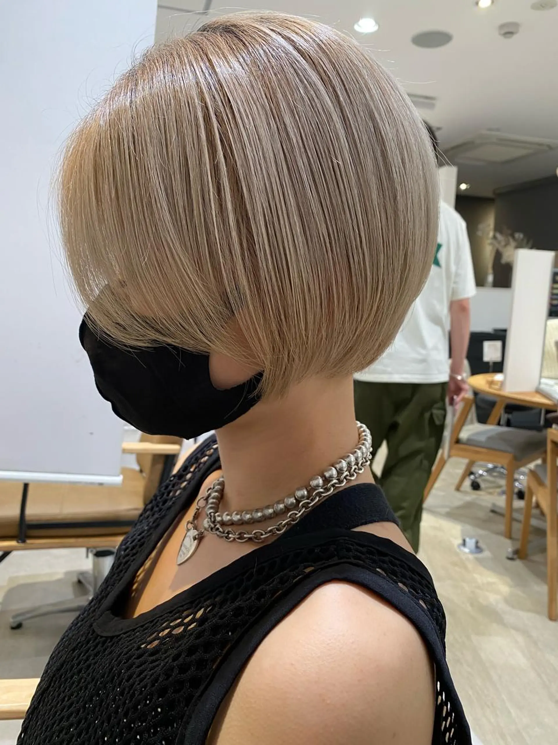 ショート 丸みショート くびれヘア ショートヘア 顔まわりカラー特化 赤津百合絵のヘアスタイル