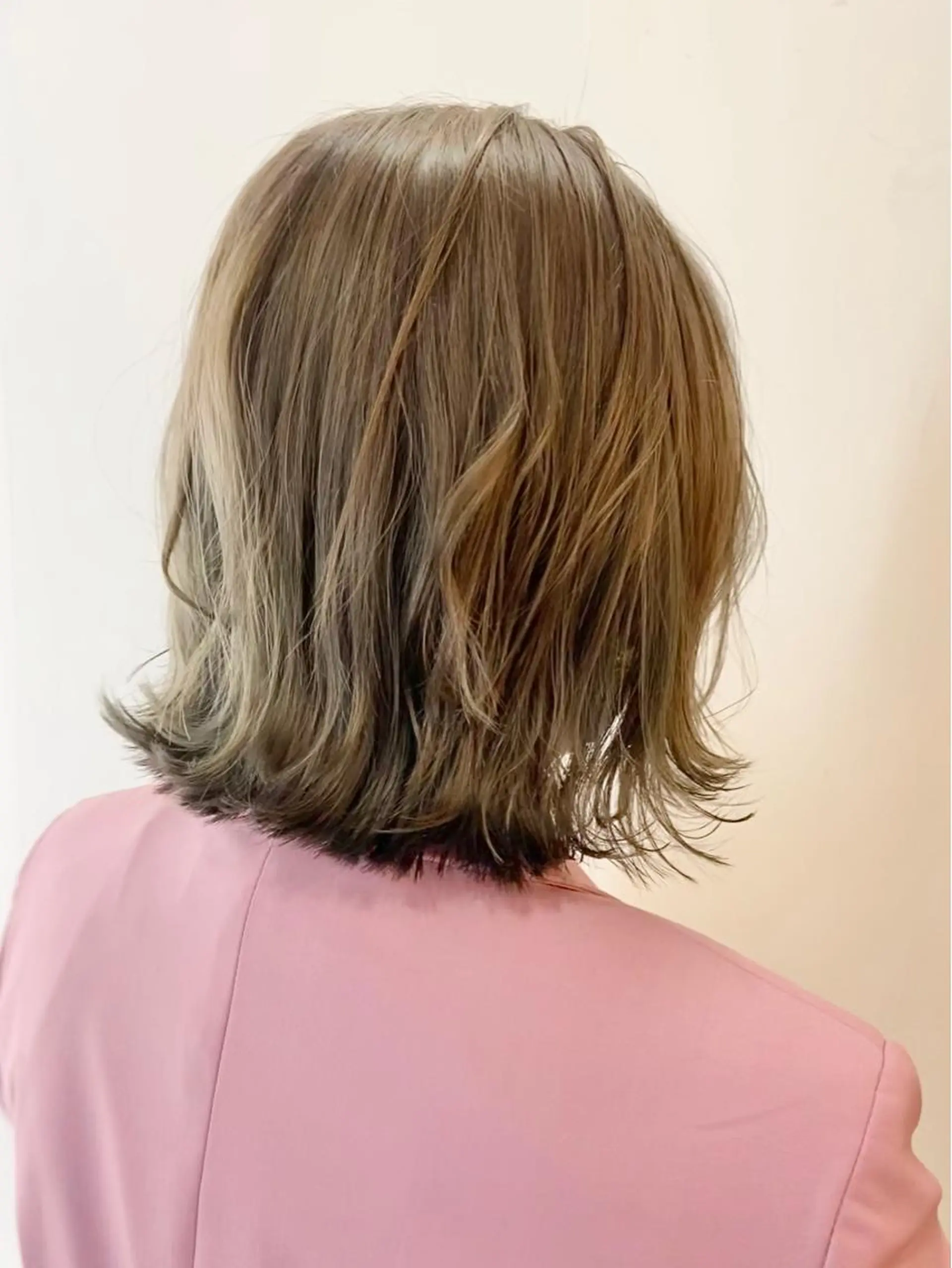 ショート ボブ 外ハネヘア 田中 あやなのヘアスタイル