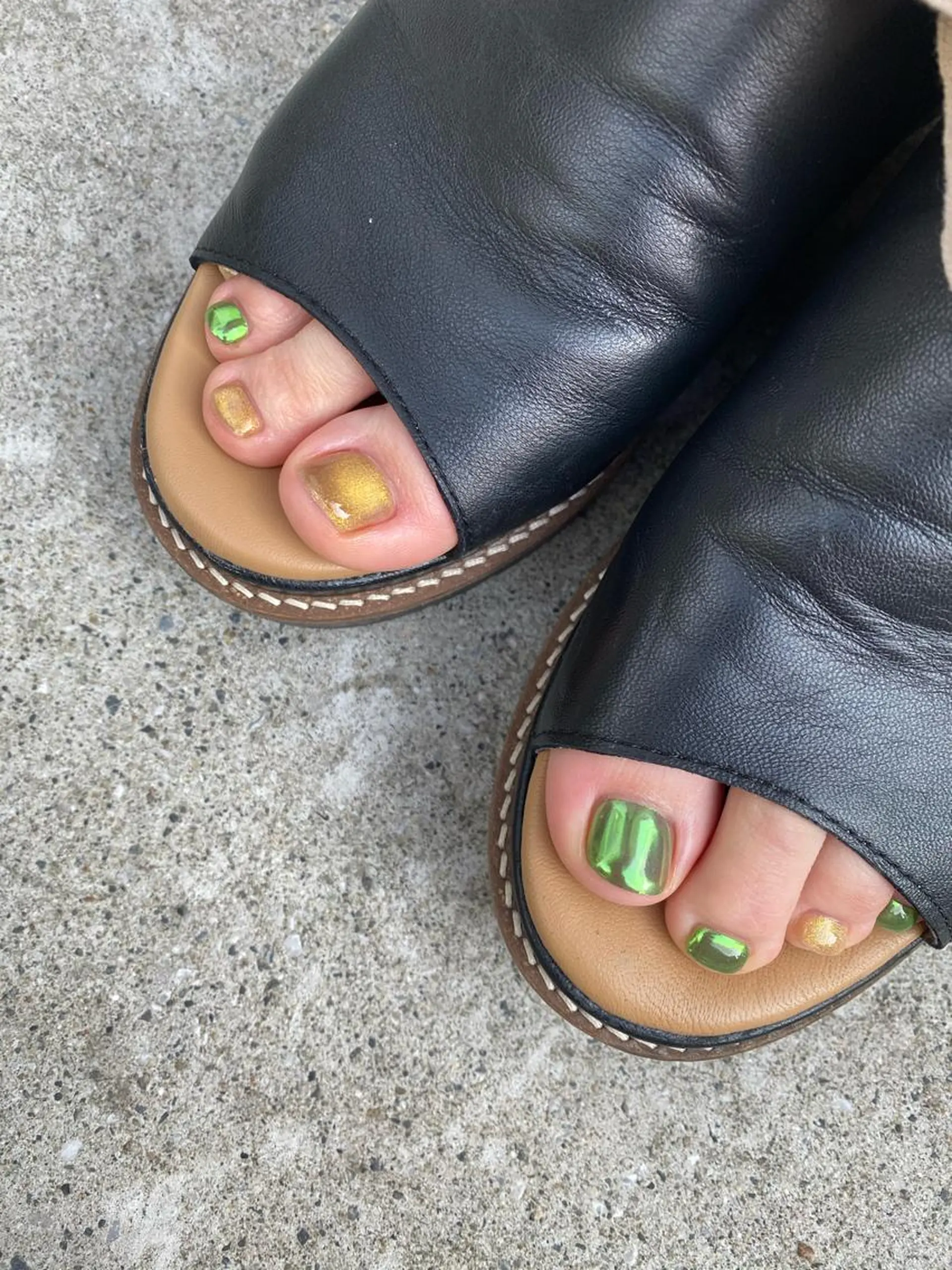 ネイル フットネイル マグネットネイル ミラーネイル 🌼大西洋子 laughl🌼のネイルデザイン