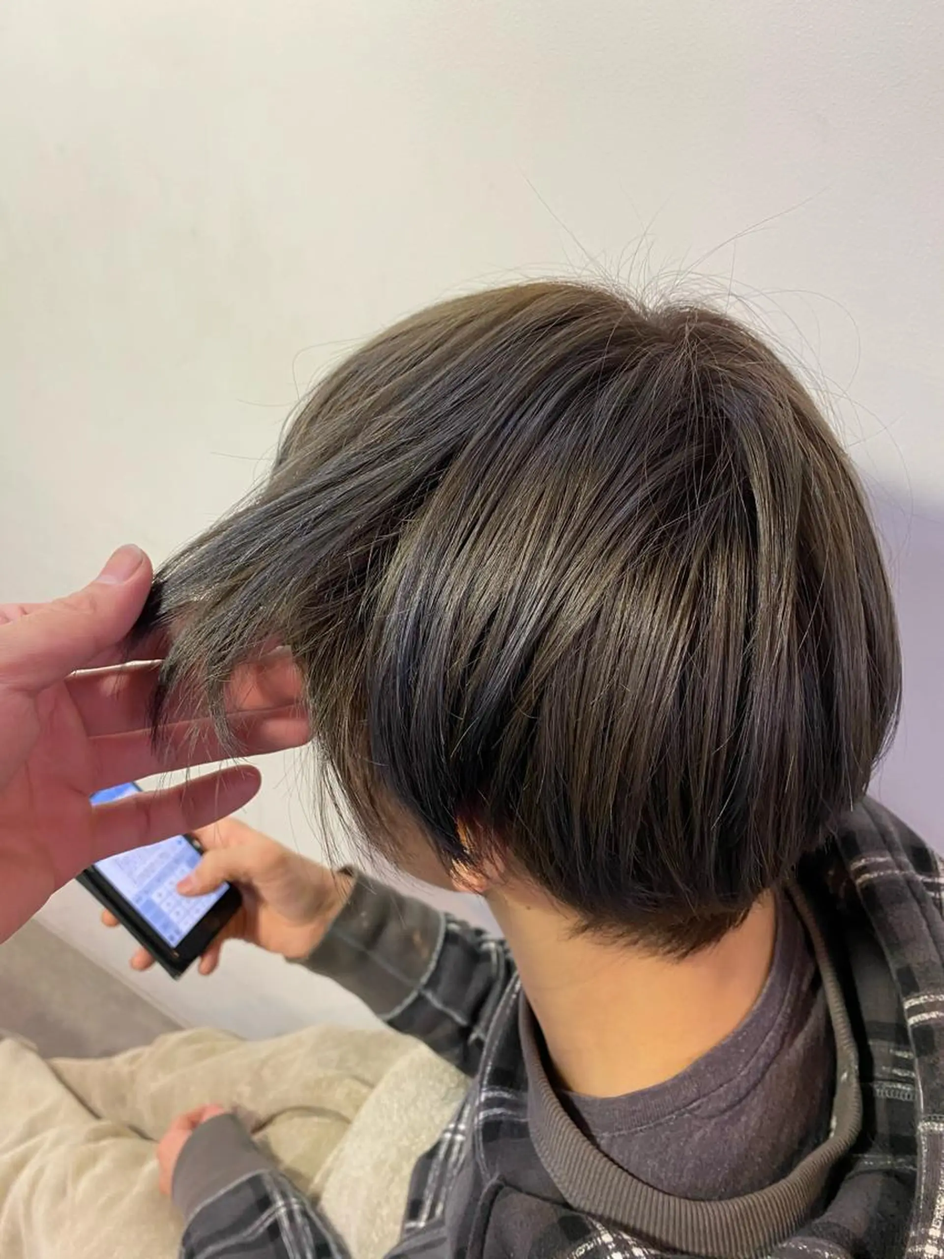 ショート カラー ヘアアレンジ メンズ 切りっぱなしボブ/ デザインカラー店長のヘアスタイル